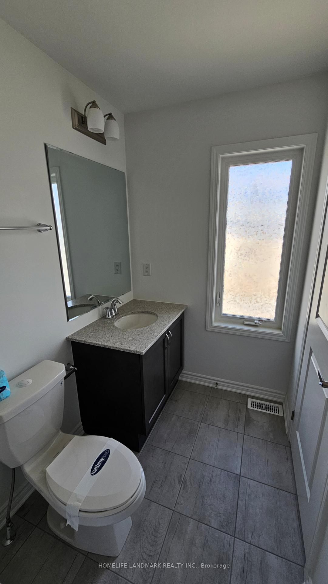 Photo 13 of 402 Berczy Green Drive, Markham, Rural Markham — HOMEH