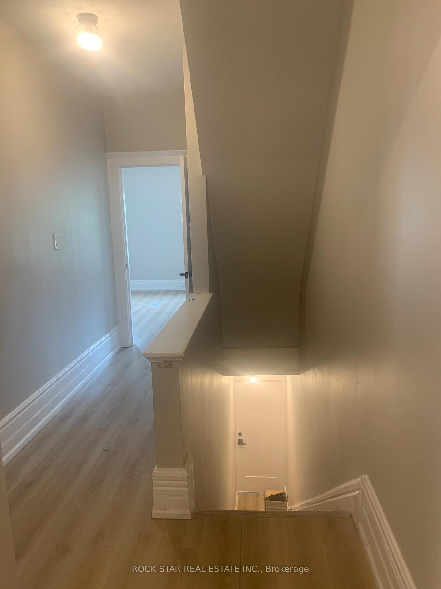 Photo 4 of Unit Unit 2/Upper, 219 Stinson Street, Hamilton, Stinson — HOMEH