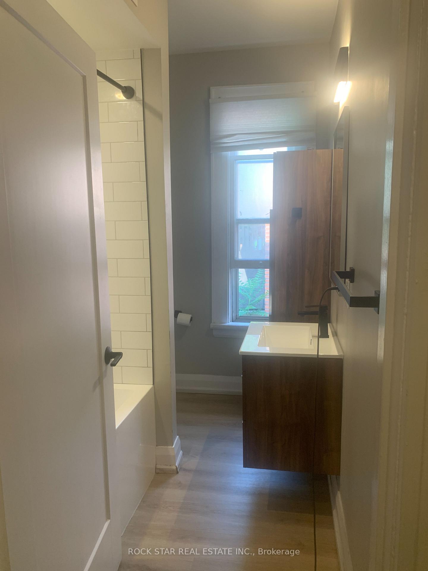 Photo 11 of Unit Unit 2/Upper, 219 Stinson Street, Hamilton, Stinson — HOMEH