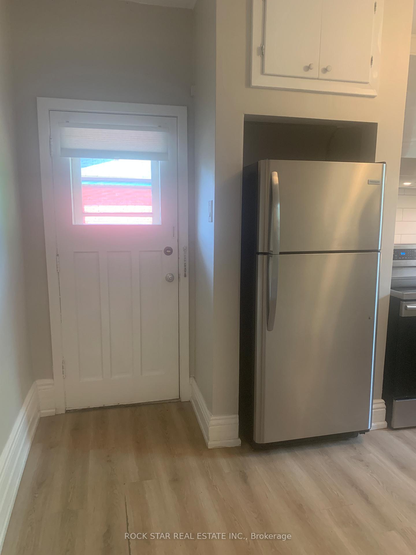 Photo 15 of Unit Unit 2/Upper, 219 Stinson Street, Hamilton, Stinson — HOMEH