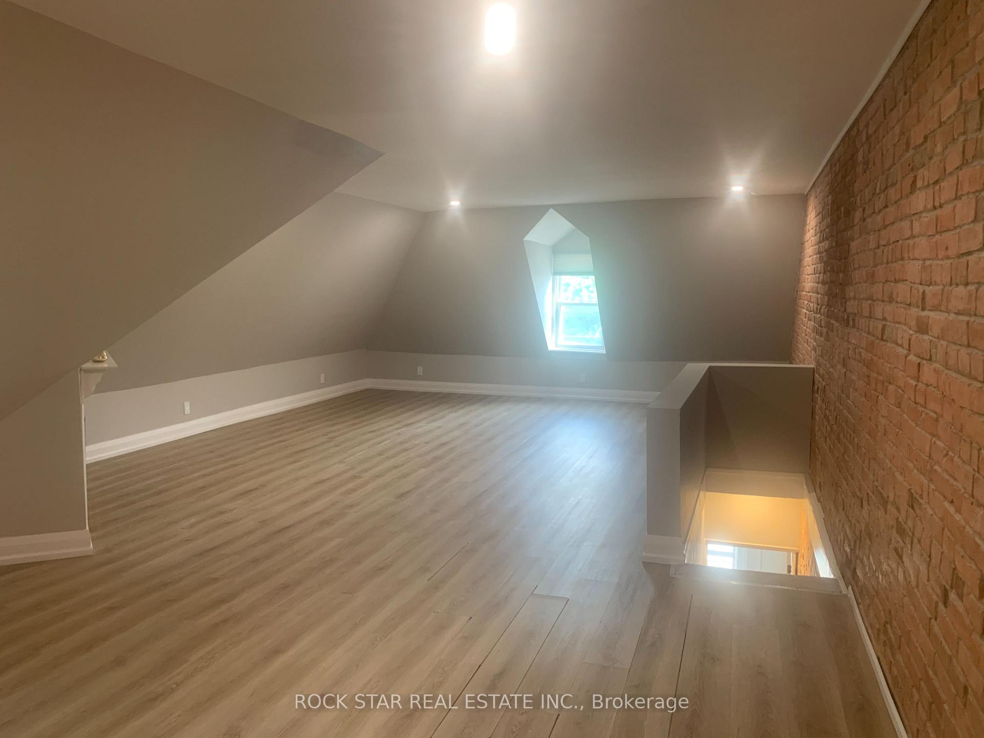 Photo 18 of Unit Unit 2/Upper, 219 Stinson Street, Hamilton, Stinson — HOMEH