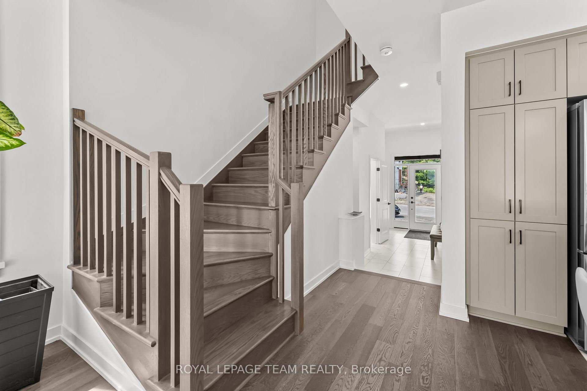 Photo 3 of 1008 Kitigan Grove, Ottawa, Kanata - Kanata Lakes/Heritage Hills — HOMEH