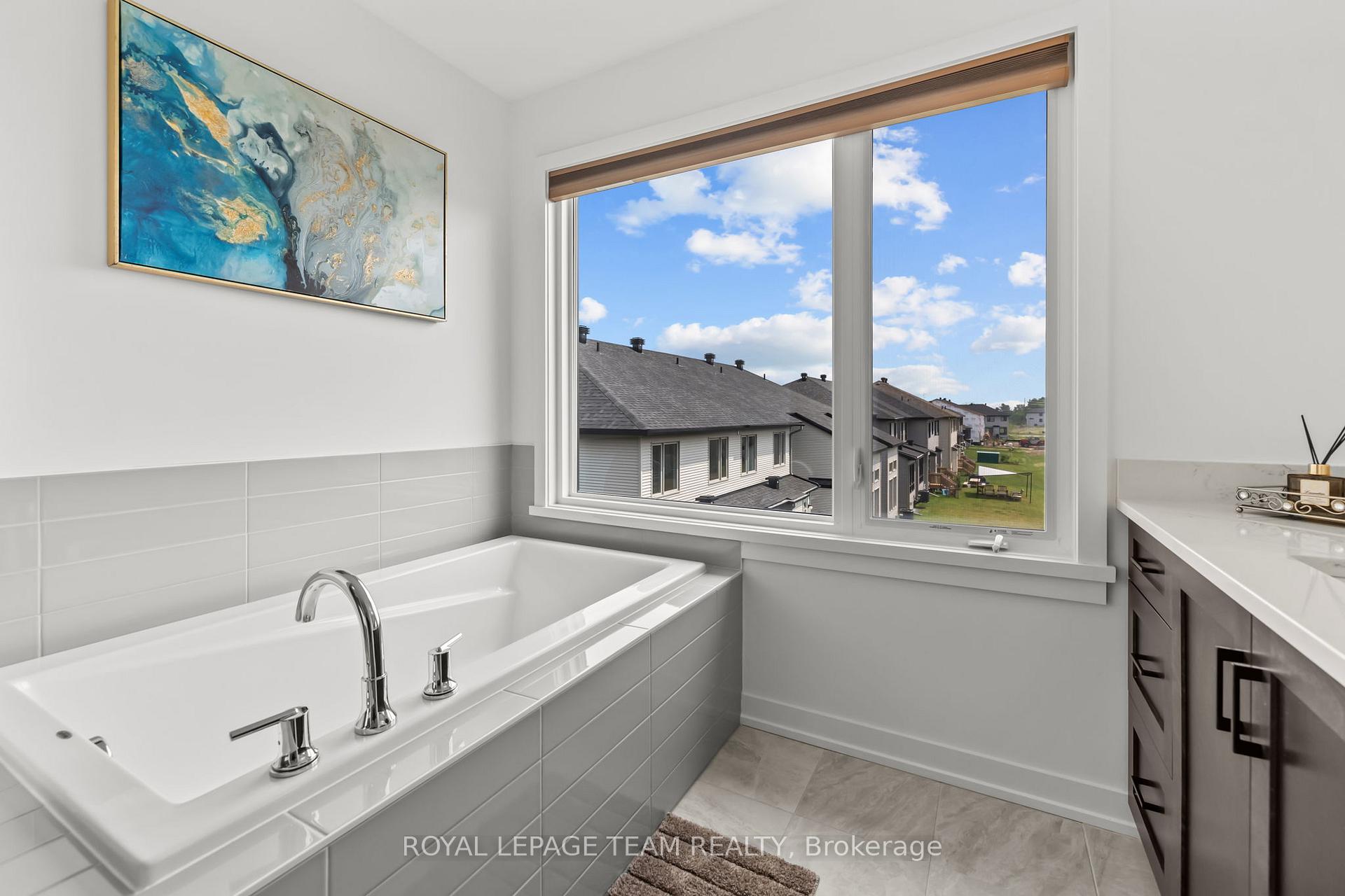 Photo 20 of 1008 Kitigan Grove, Ottawa, Kanata - Kanata Lakes/Heritage Hills — HOMEH