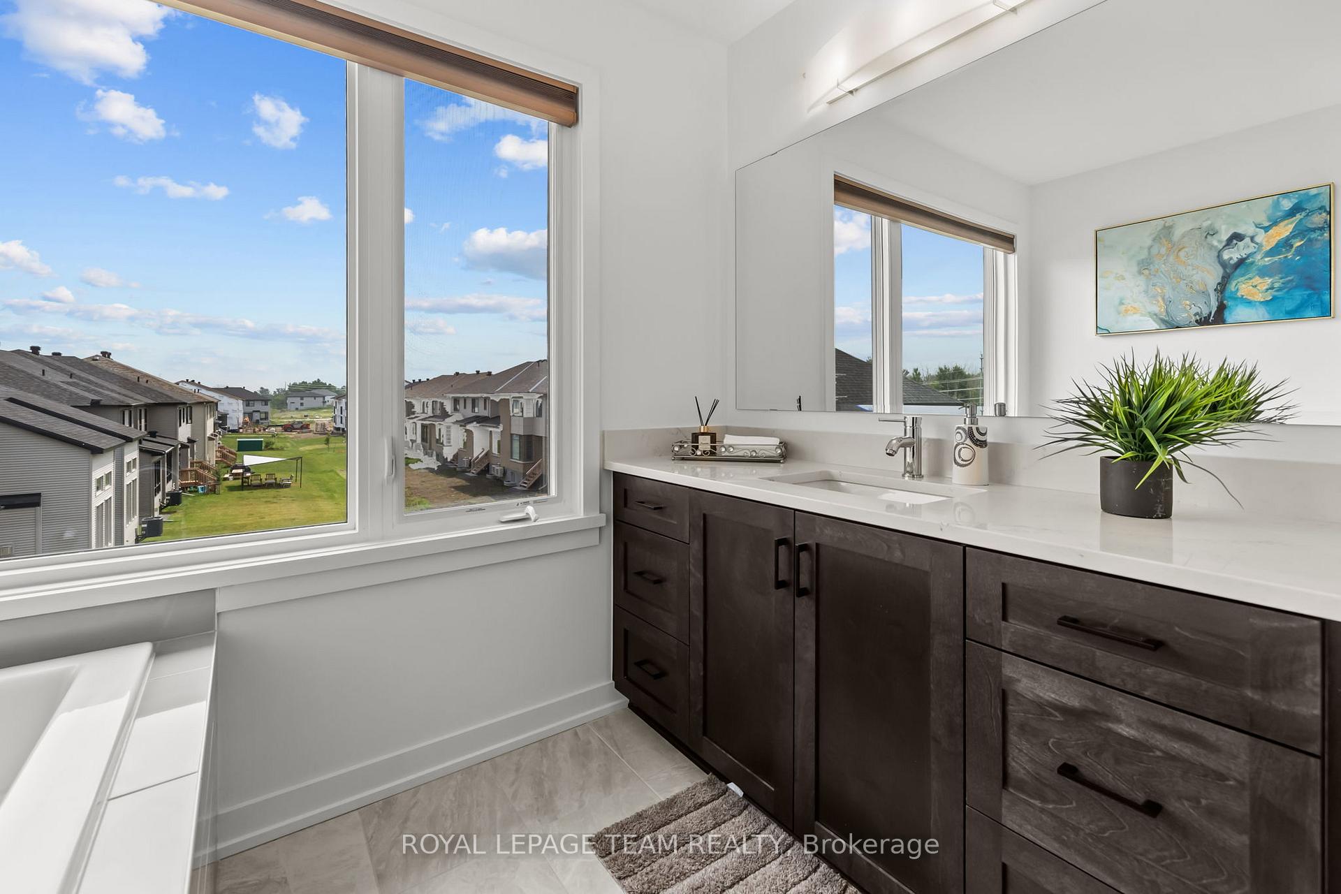 Photo 21 of 1008 Kitigan Grove, Ottawa, Kanata - Kanata Lakes/Heritage Hills — HOMEH