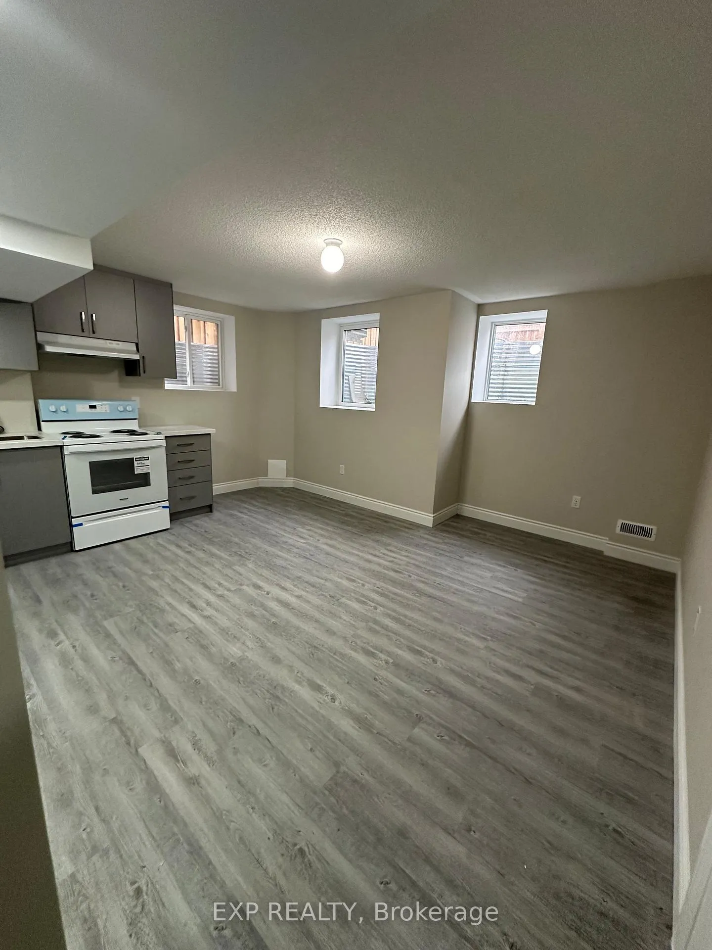 Photo 2 of Unit LOWER, 1116 Savoline Boulevard, Milton, Harrison — HOMEH