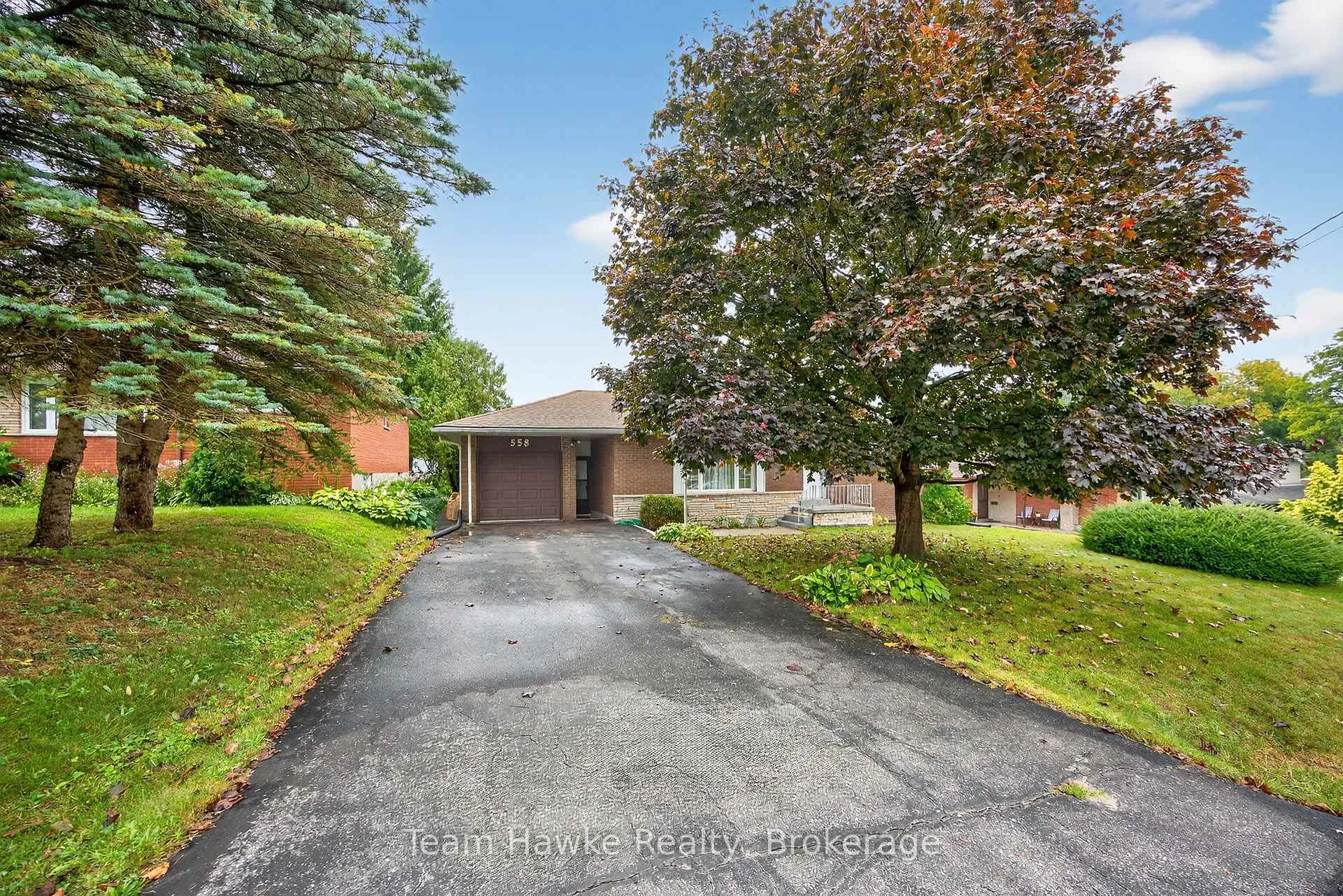 Photo 3 of 558 Russell Street, Midland — HOMEH