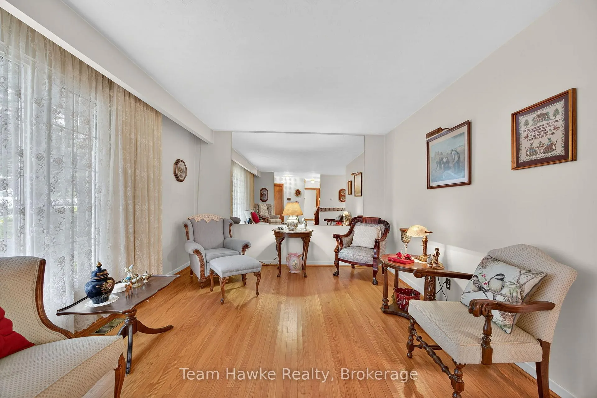 Photo 8 of 558 Russell Street, Midland — HOMEH