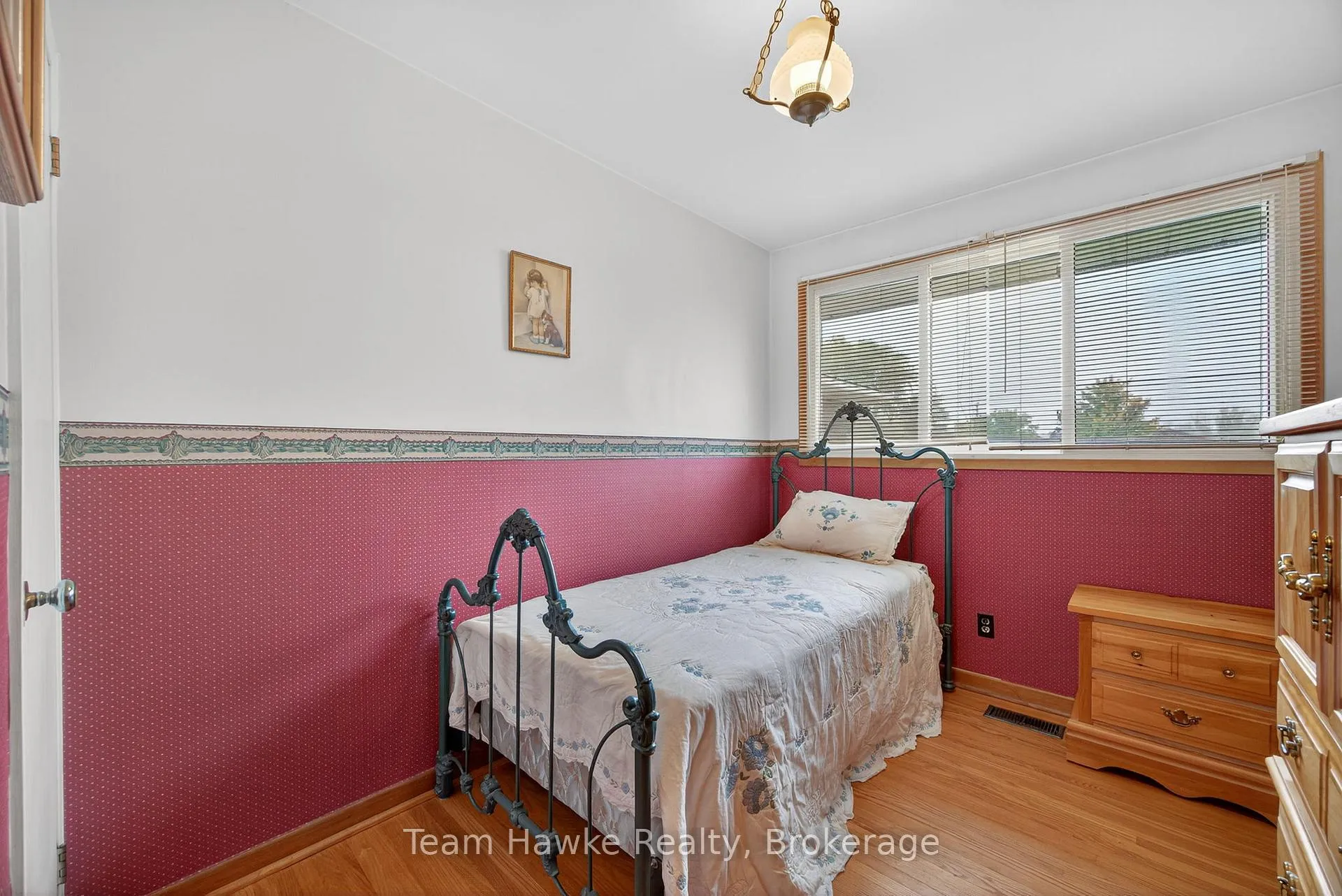 Photo 27 of 558 Russell Street, Midland — HOMEH