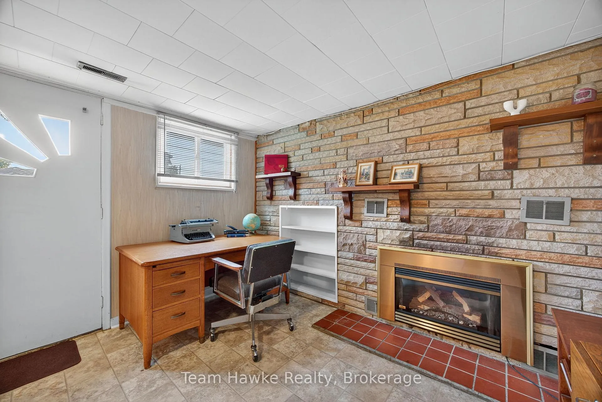 Photo 32 of 558 Russell Street, Midland — HOMEH