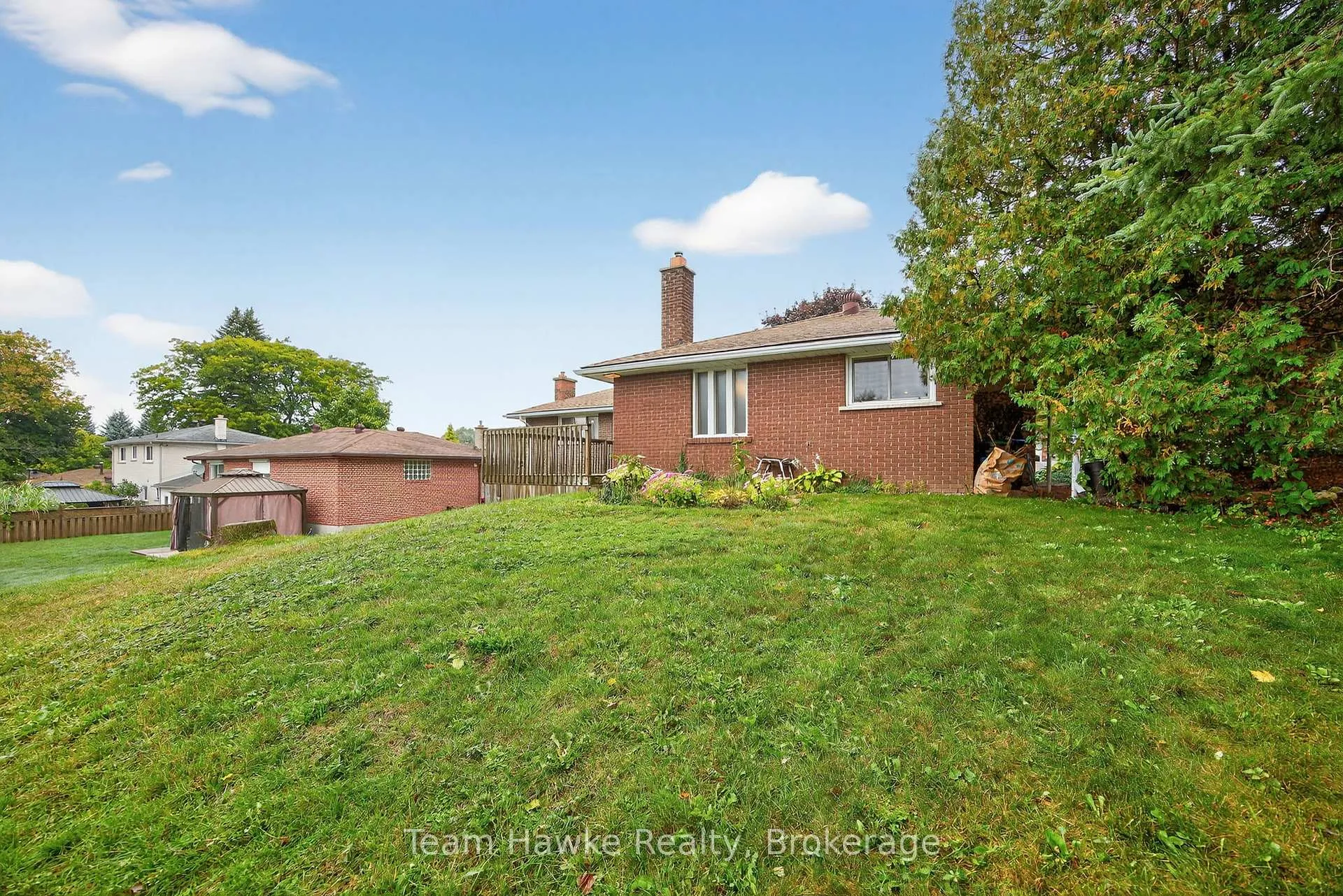 Photo 40 of 558 Russell Street, Midland — HOMEH