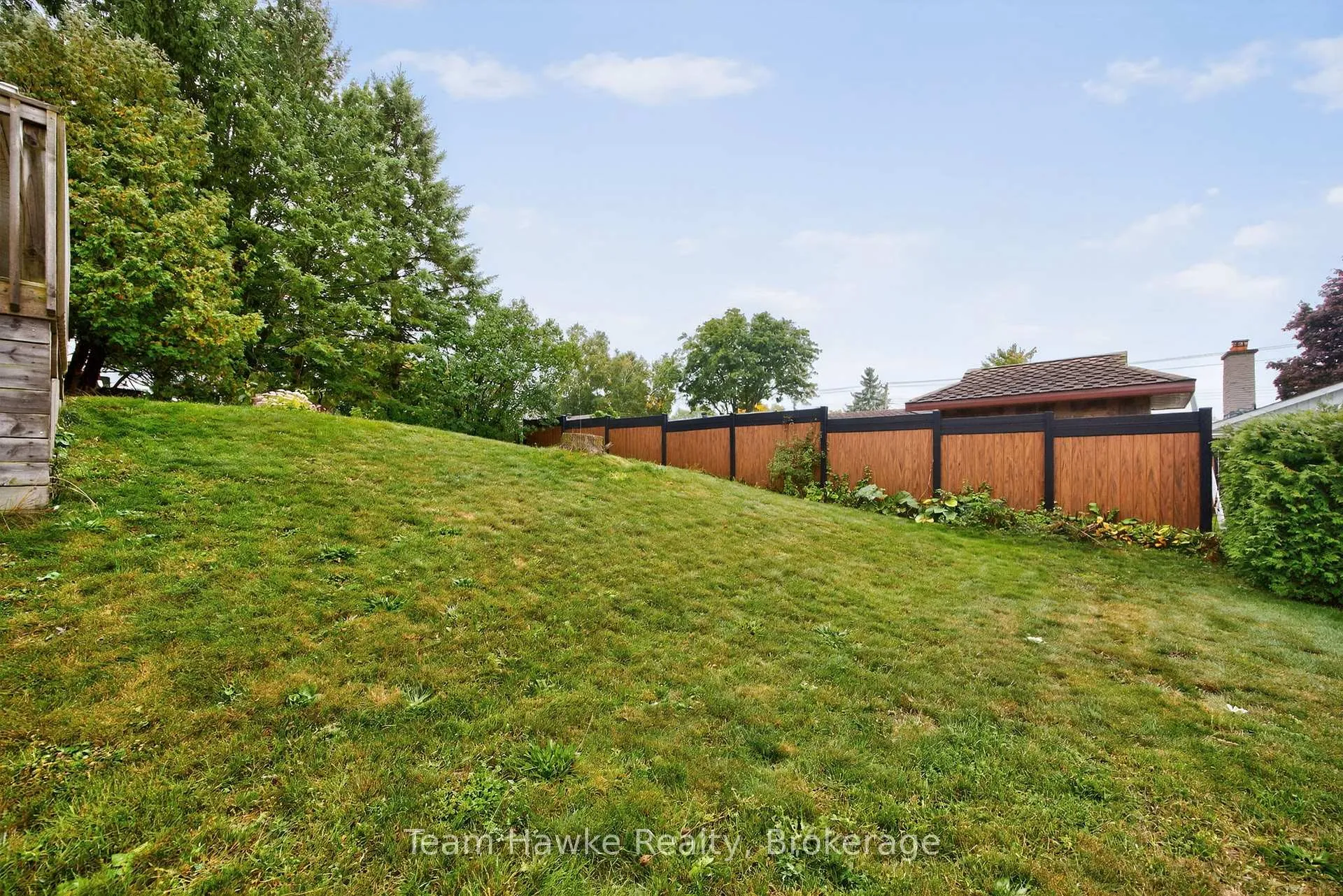 Photo 43 of 558 Russell Street, Midland — HOMEH