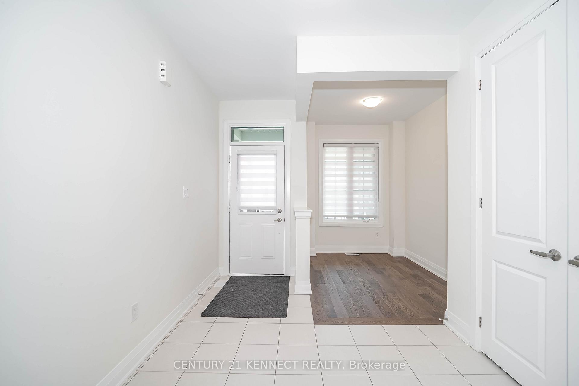 Photo 4 of 18 Cecil Sinclair Drive, Markham, Victoria Square — HOMEH