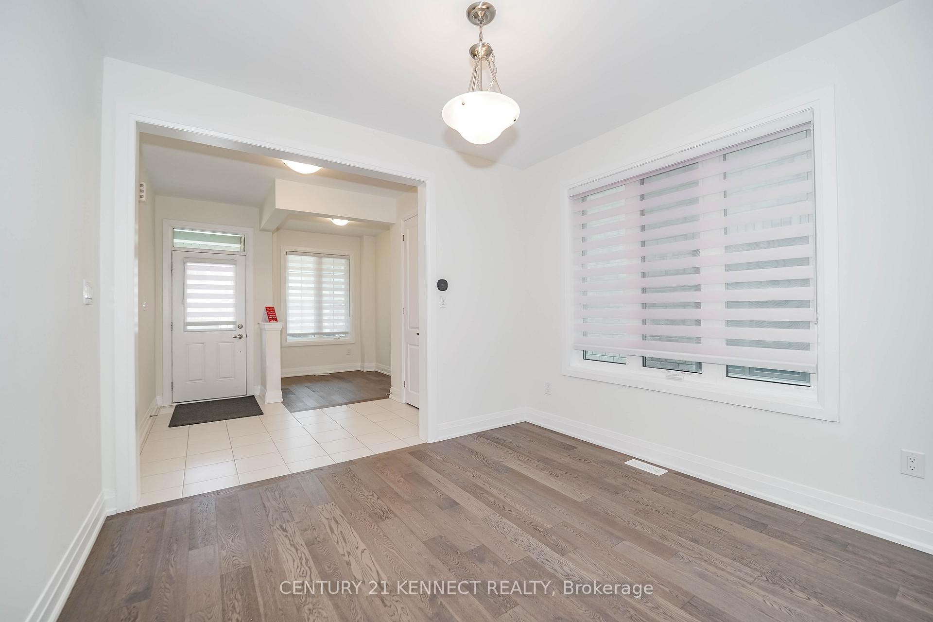 Photo 8 of 18 Cecil Sinclair Drive, Markham, Victoria Square — HOMEH