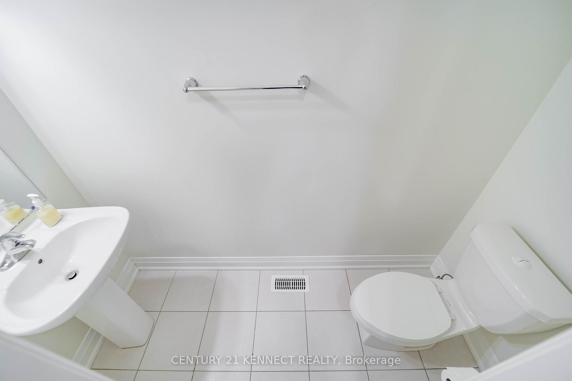 Photo 9 of 18 Cecil Sinclair Drive, Markham, Victoria Square — HOMEH