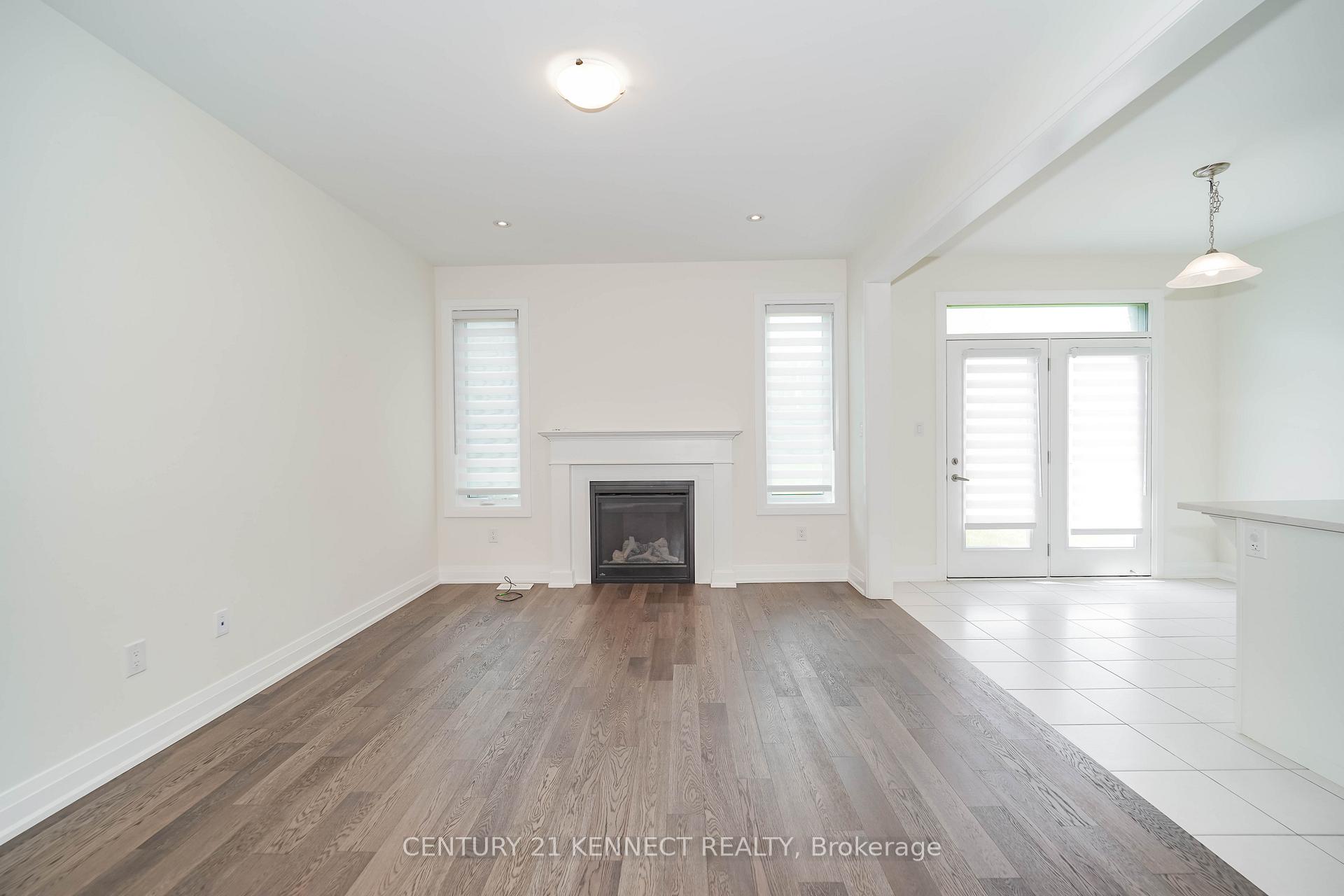 Photo 10 of 18 Cecil Sinclair Drive, Markham, Victoria Square — HOMEH