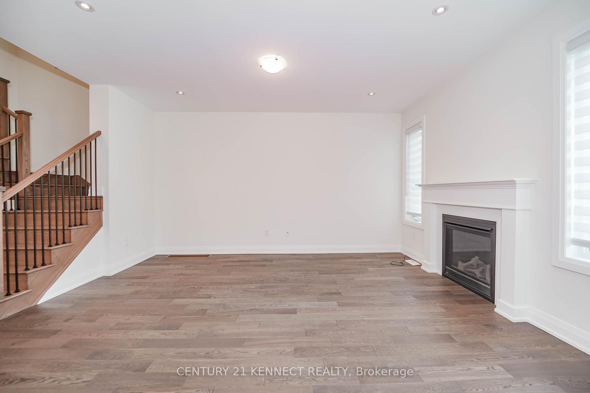 Photo 11 of 18 Cecil Sinclair Drive, Markham, Victoria Square — HOMEH
