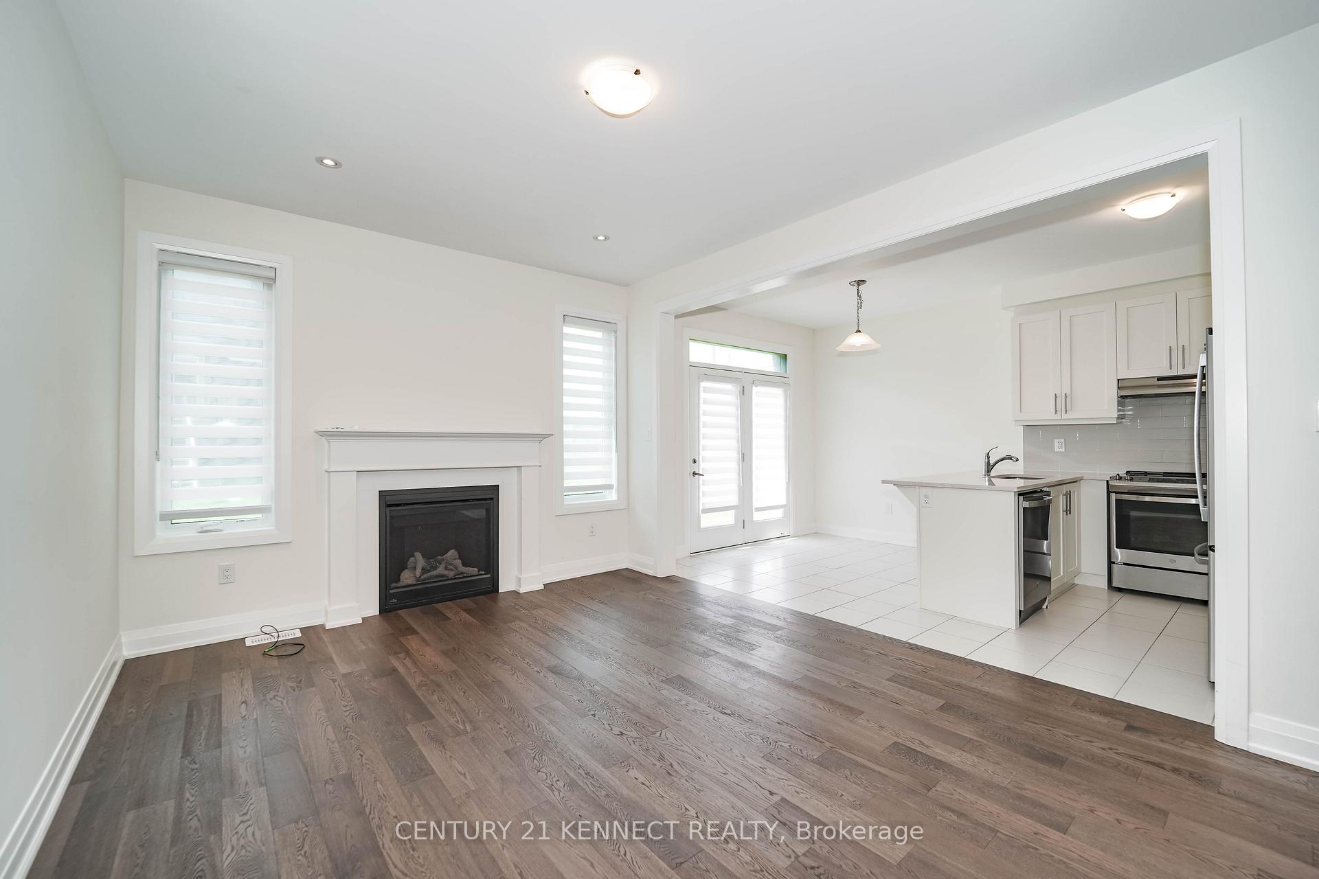 Photo 12 of 18 Cecil Sinclair Drive, Markham, Victoria Square — HOMEH