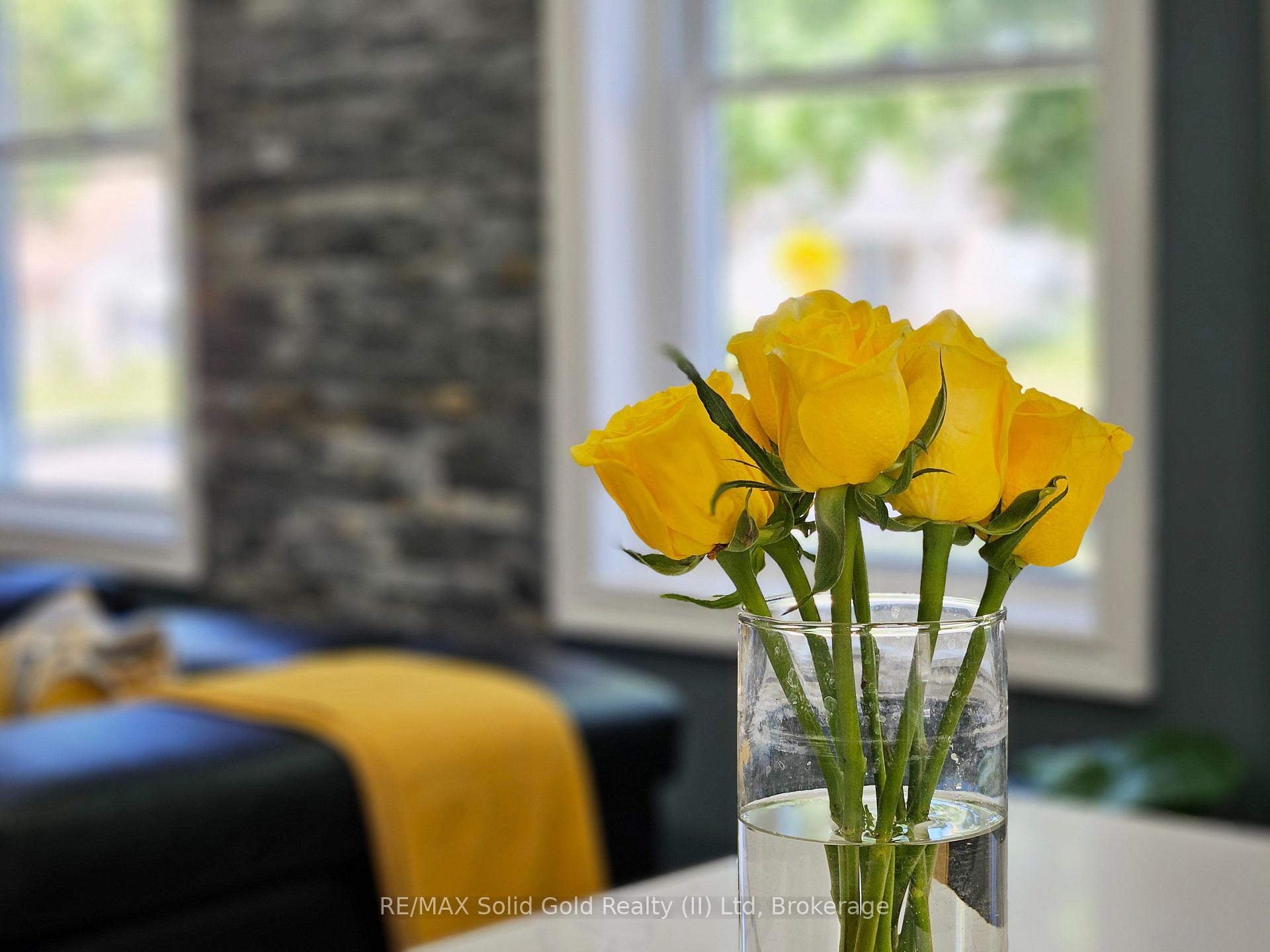 Photo 5 of 45 St Clair Avenue, Kitchener — HOMEH