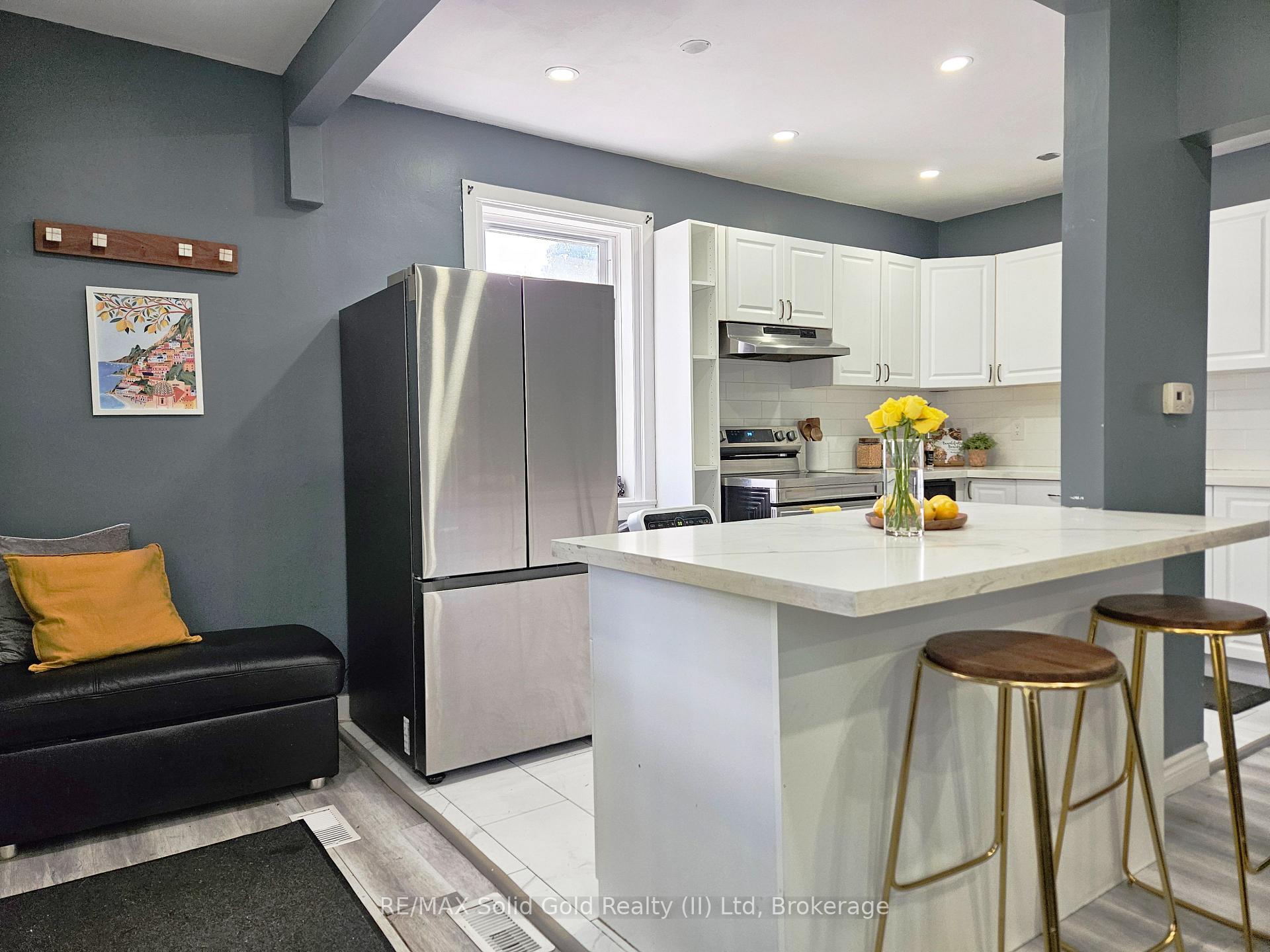 Photo 7 of 45 St Clair Avenue, Kitchener — HOMEH
