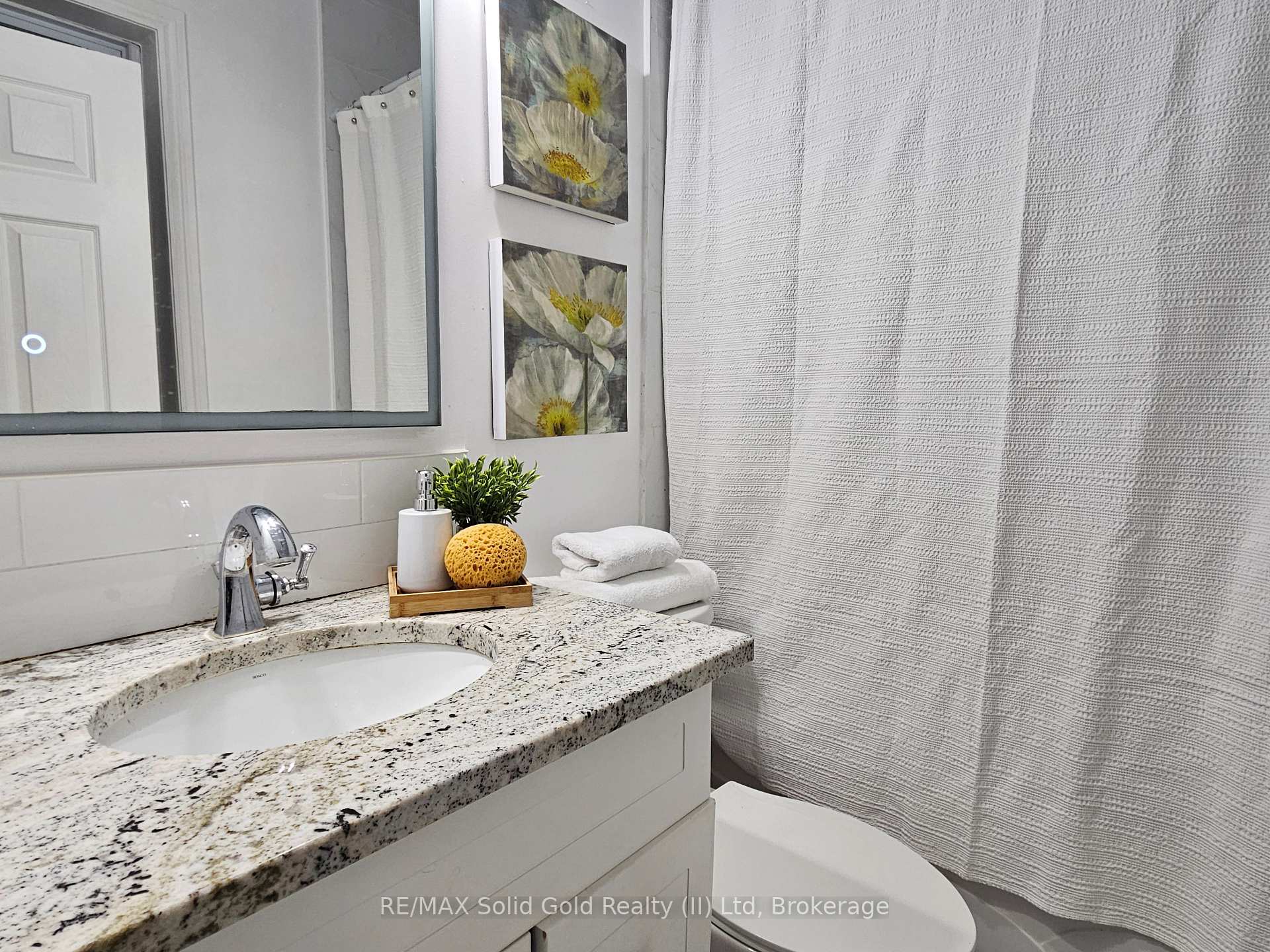 Photo 12 of 45 St Clair Avenue, Kitchener — HOMEH