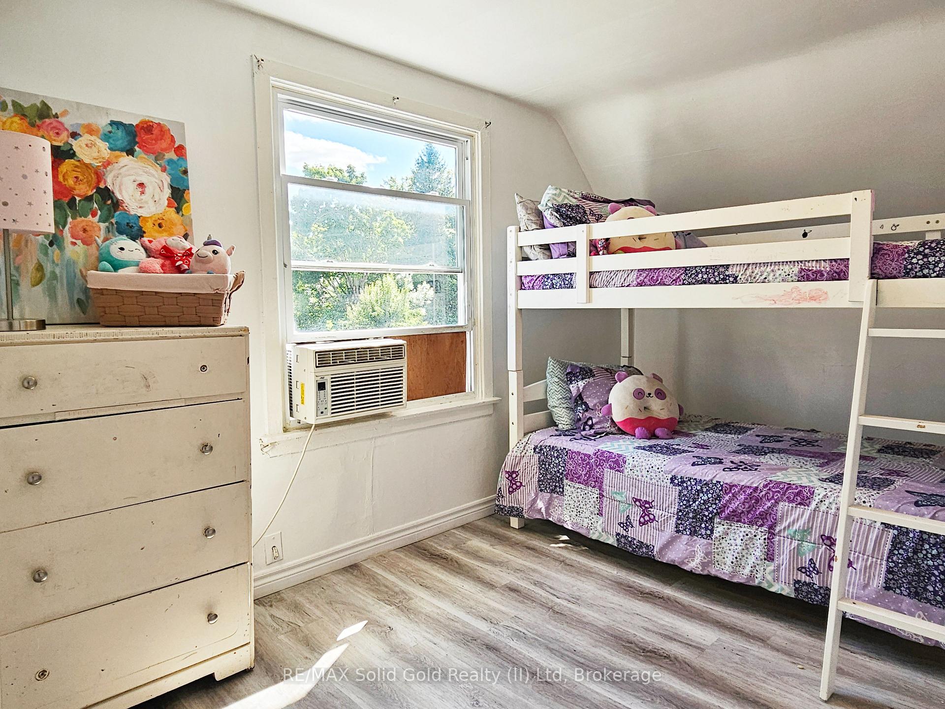 Photo 15 of 45 St Clair Avenue, Kitchener — HOMEH