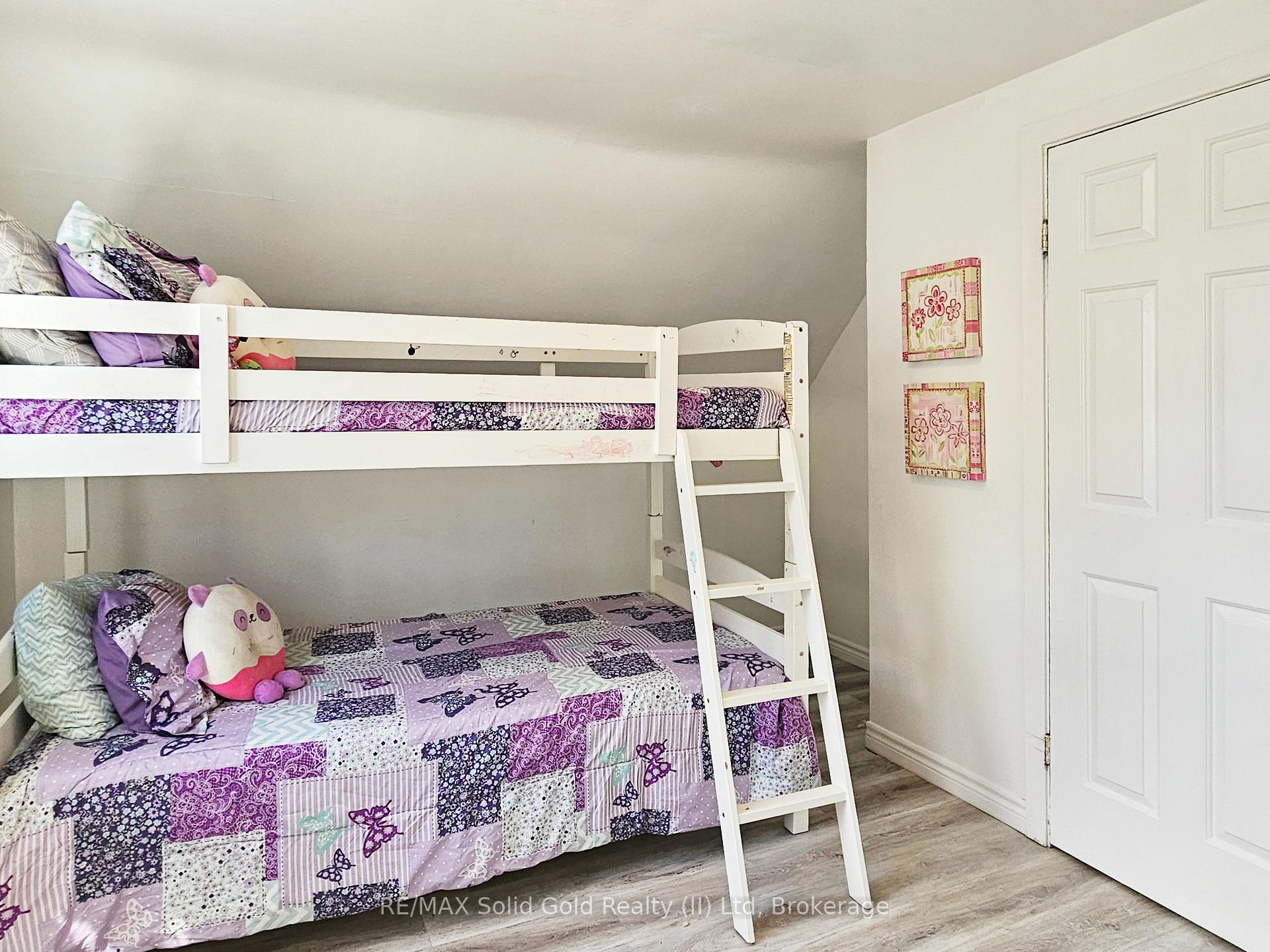 Photo 16 of 45 St Clair Avenue, Kitchener — HOMEH