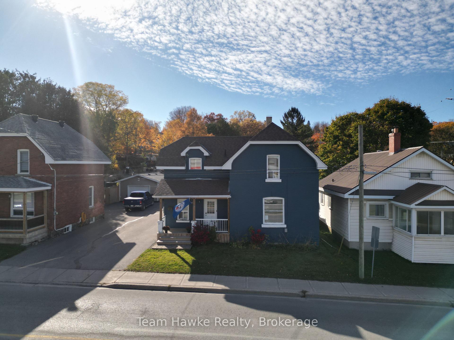 Photo 3 of 192 Fourth Street, Midland — HOMEH