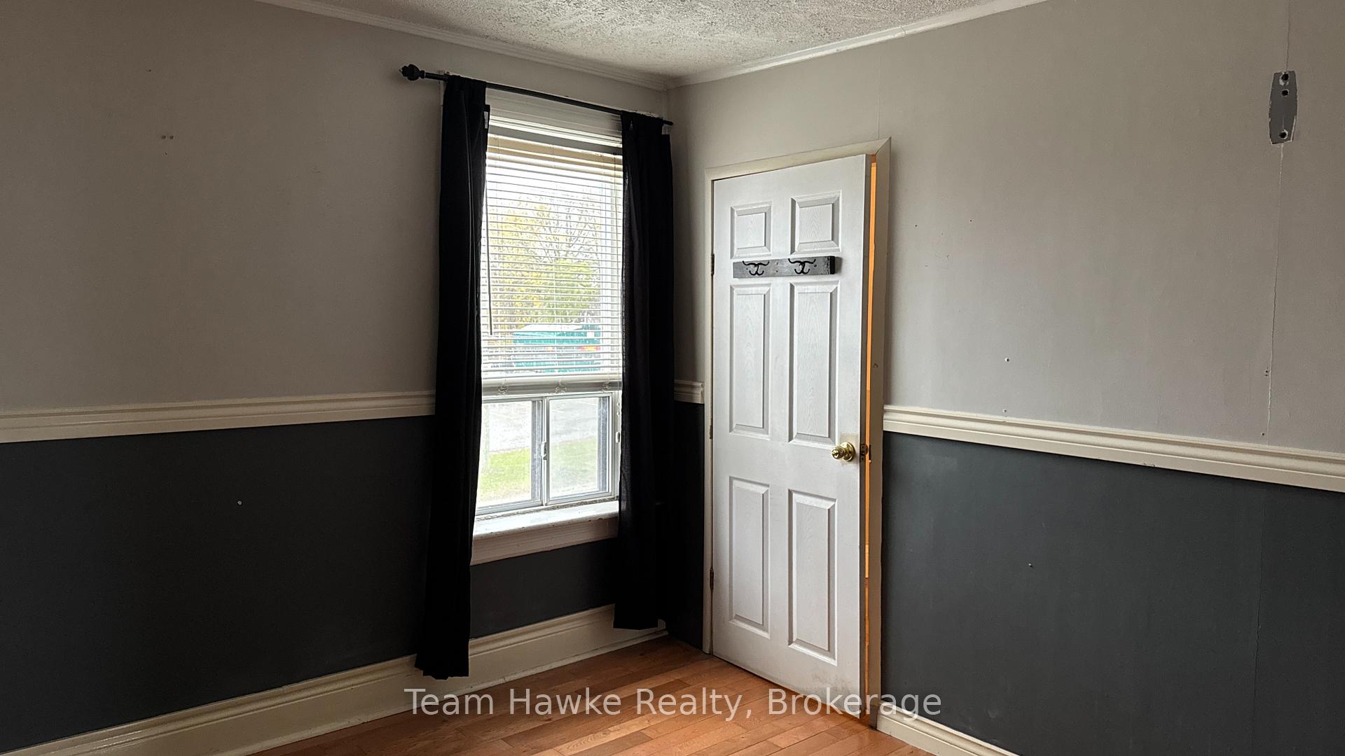 Photo 14 of 192 Fourth Street, Midland — HOMEH