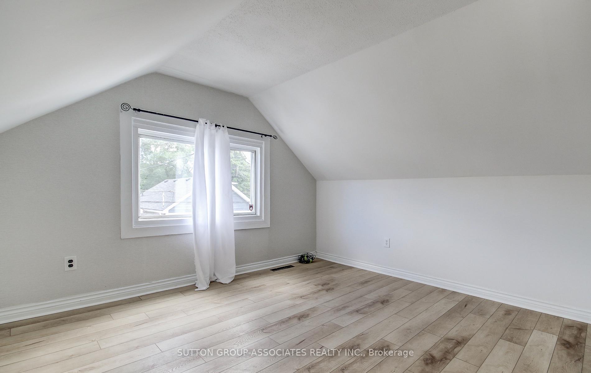 Photo 18 of 12 East 25th Street, Hamilton, Eastmount — HOMEH