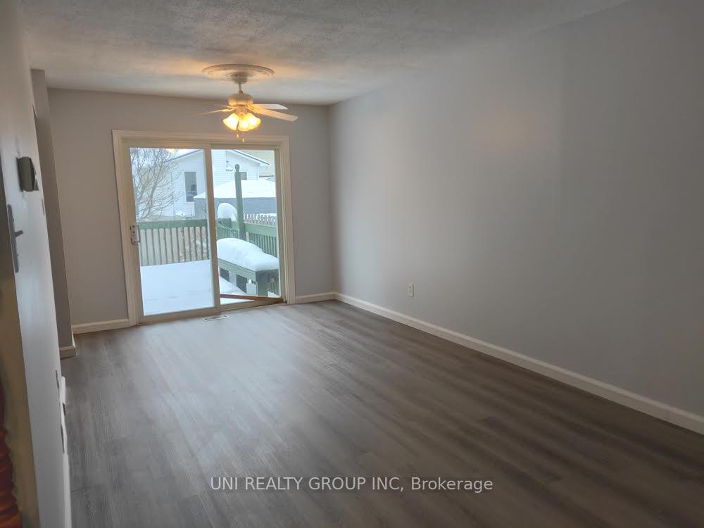 Photo 2 of 25 Gowrie Drive, Ottawa, Kanata - Glencairn/Hazeldean — HOMEH