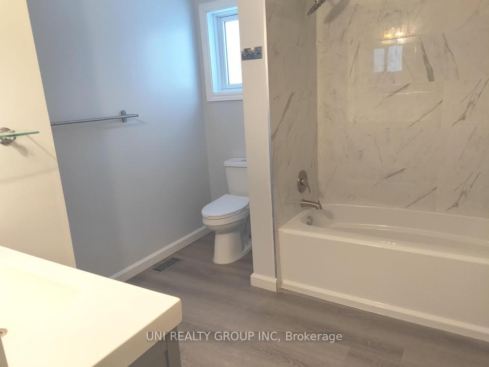Photo 18 of 25 Gowrie Drive, Ottawa, Kanata - Glencairn/Hazeldean — HOMEH