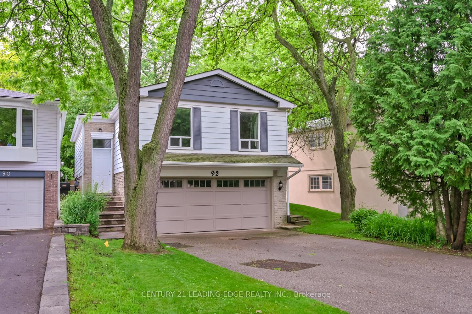 Photo 3 of 92 Donnamora Crescent, Markham, German Mills — HOMEH