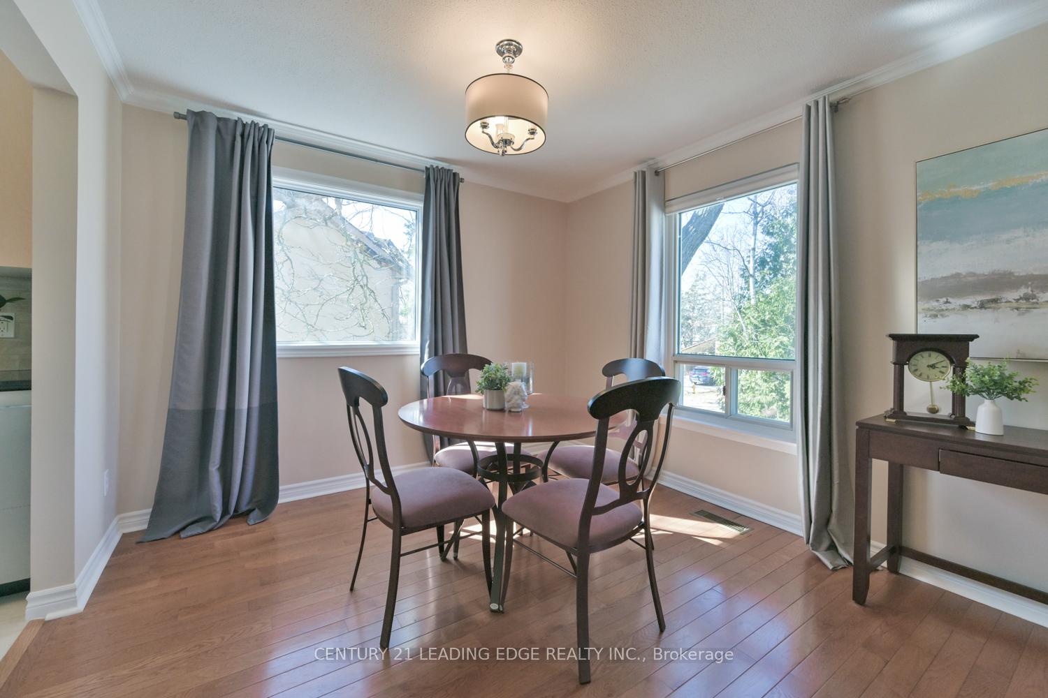Photo 9 of 92 Donnamora Crescent, Markham, German Mills — HOMEH