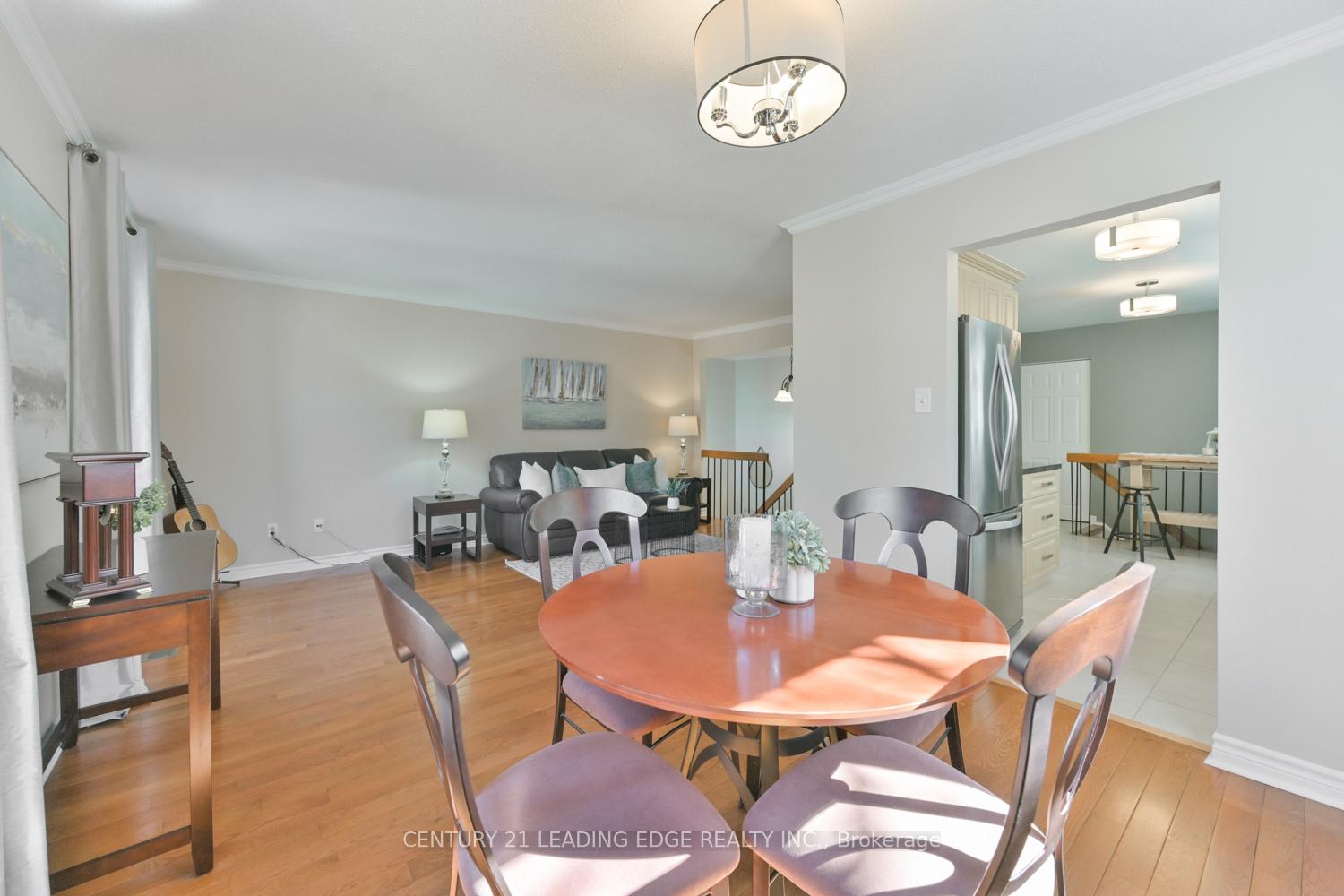 Photo 10 of 92 Donnamora Crescent, Markham, German Mills — HOMEH