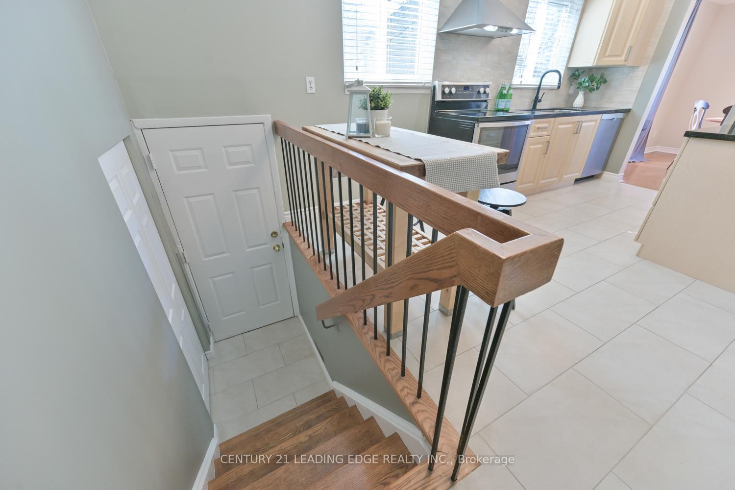 Photo 14 of 92 Donnamora Crescent, Markham, German Mills — HOMEH
