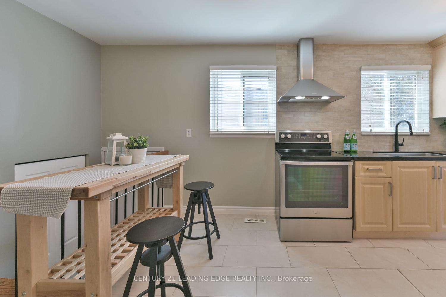 Photo 15 of 92 Donnamora Crescent, Markham, German Mills — HOMEH