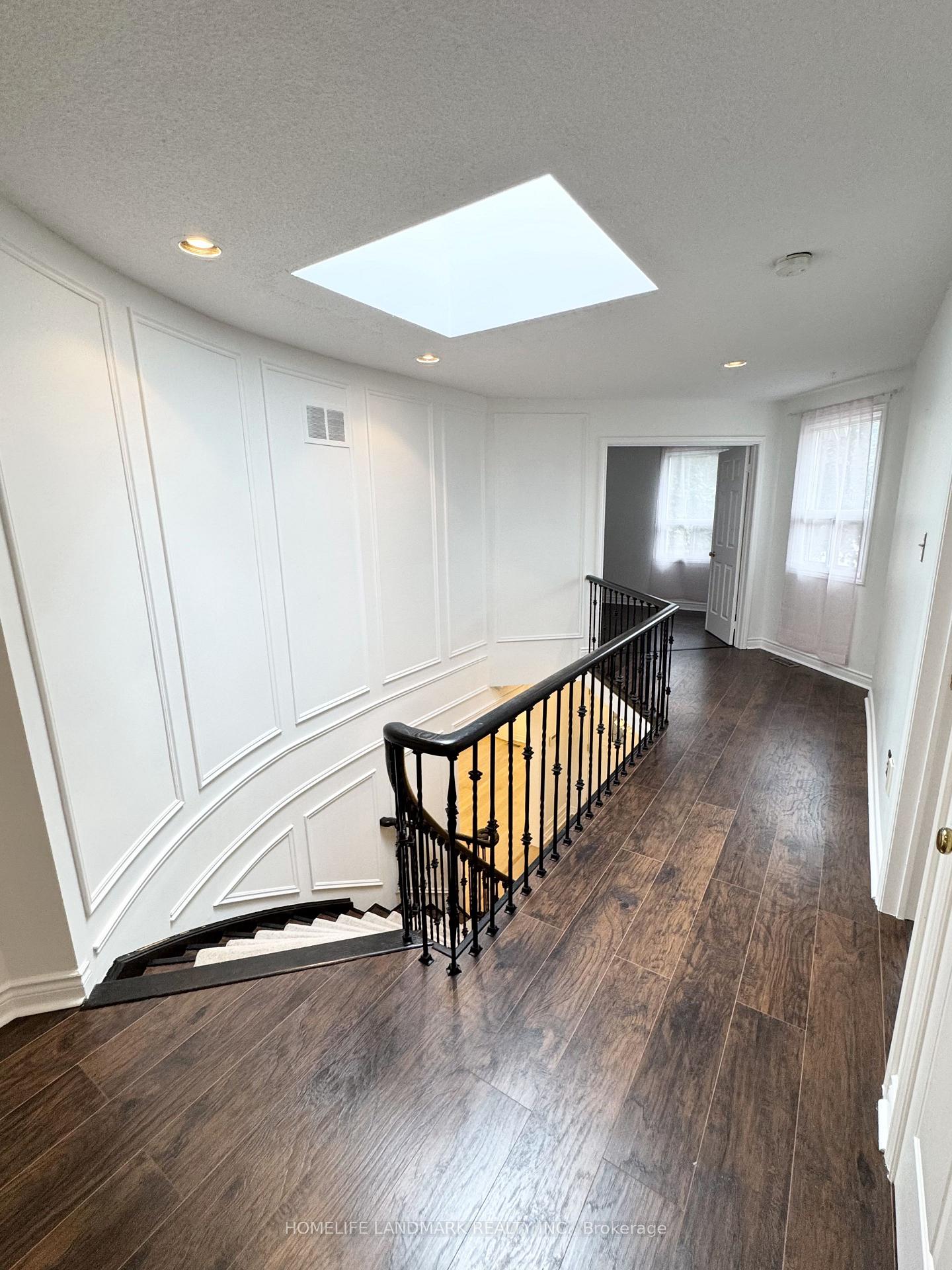 Photo 3 of 144 Lyndhurst Drive, Markham, Thornlea — HOMEH