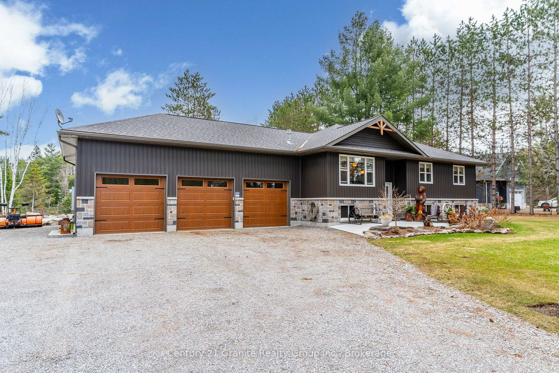 Photo 3 of 460 Bobcaygeon Road, Minden Hills, Anson — HOMEH