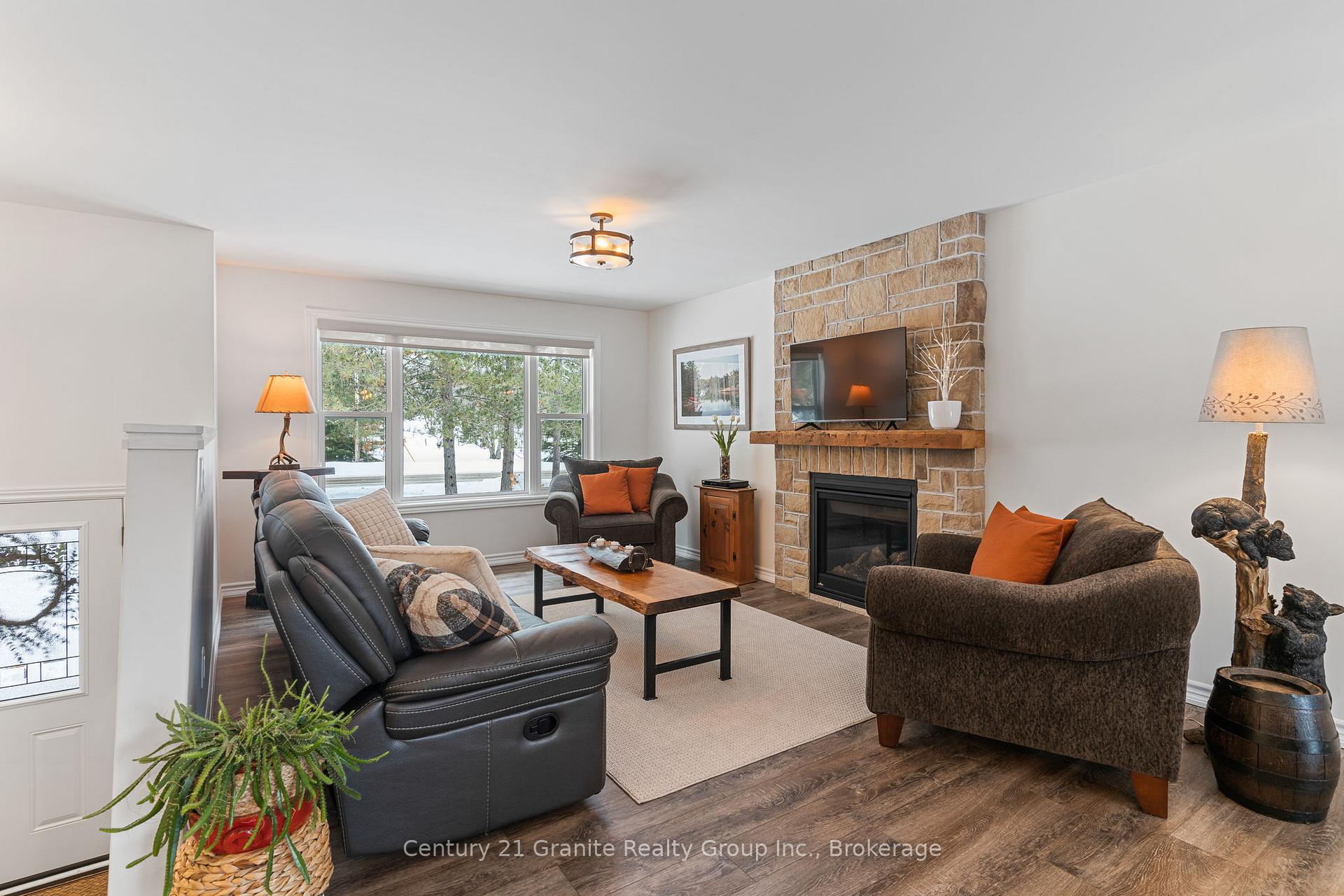 Photo 9 of 460 Bobcaygeon Road, Minden Hills, Anson — HOMEH