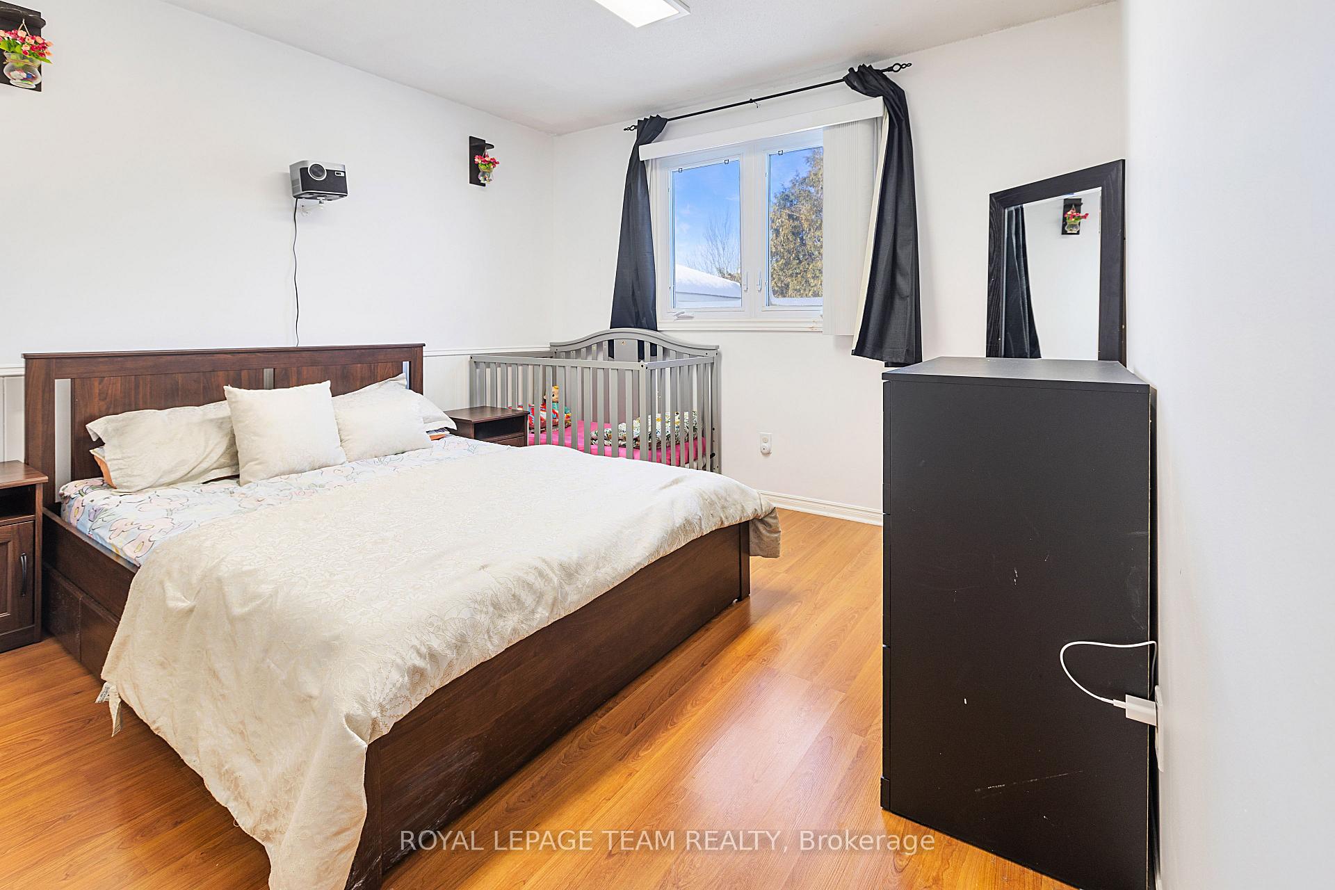 Photo 9 of 58 Binscarth Crescent, Ottawa, Kanata - Glencairn/Hazeldean — HOMEH