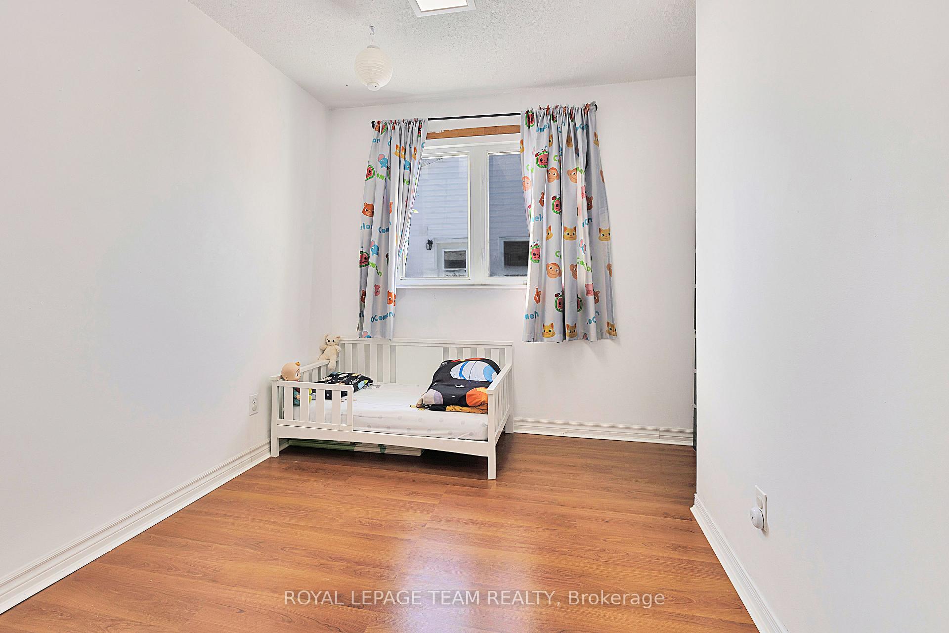 Photo 13 of 58 Binscarth Crescent, Ottawa, Kanata - Glencairn/Hazeldean — HOMEH