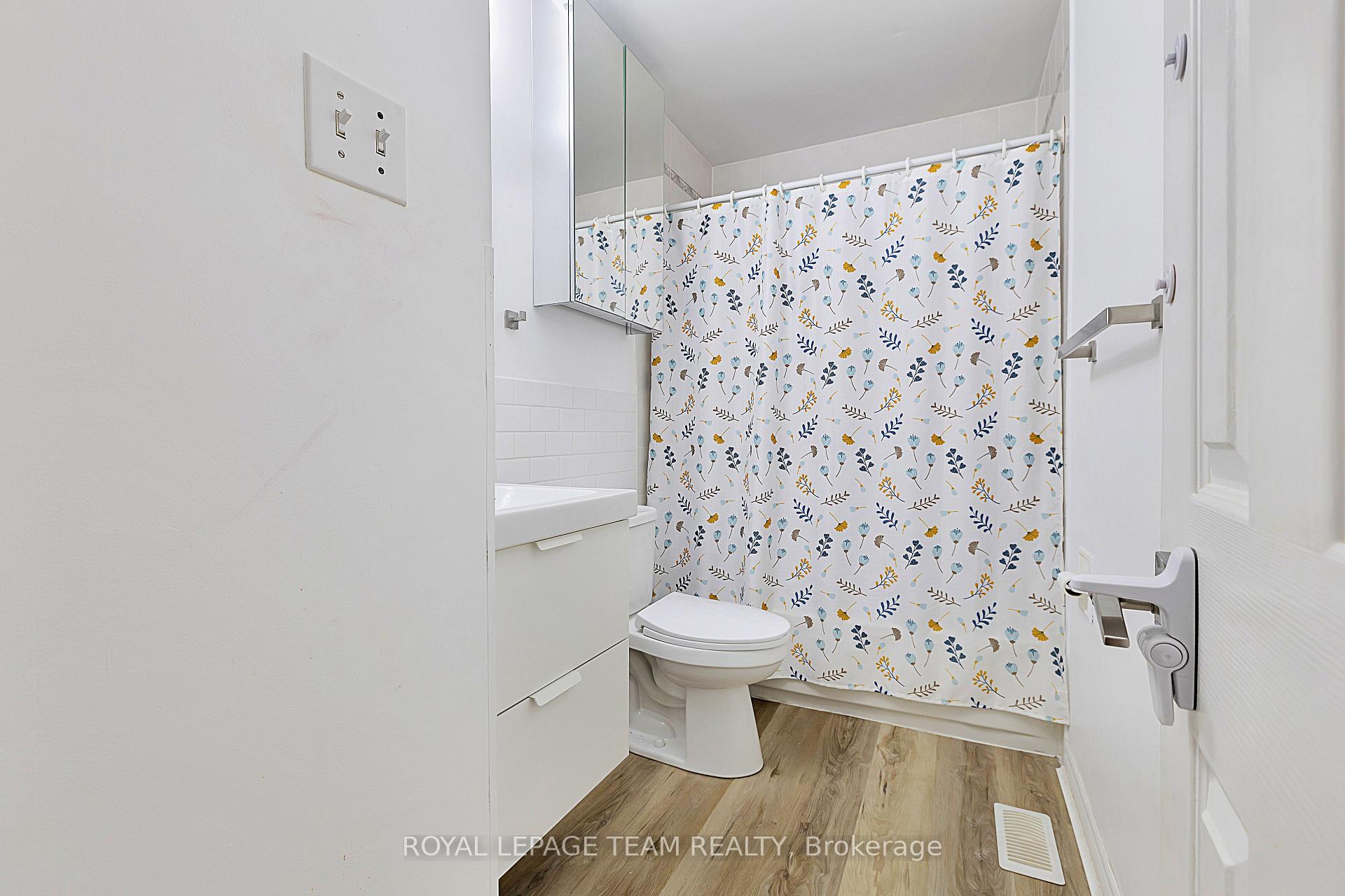 Photo 15 of 58 Binscarth Crescent, Ottawa, Kanata - Glencairn/Hazeldean — HOMEH
