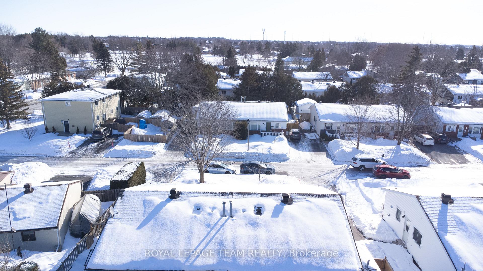Photo 18 of 58 Binscarth Crescent, Ottawa, Kanata - Glencairn/Hazeldean — HOMEH