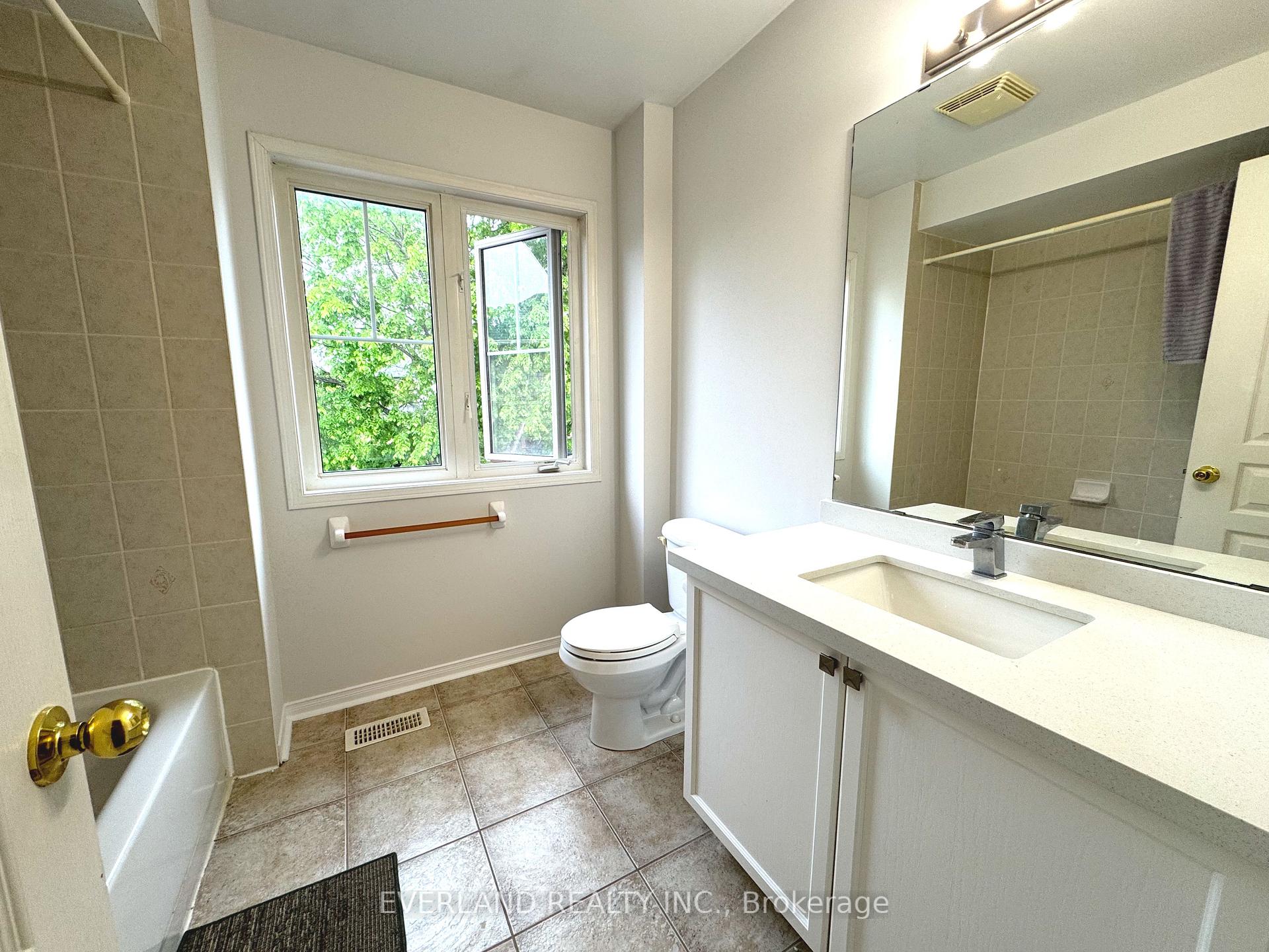 Photo 13 of 25 Saffron Street, Markham, Greensborough — HOMEH