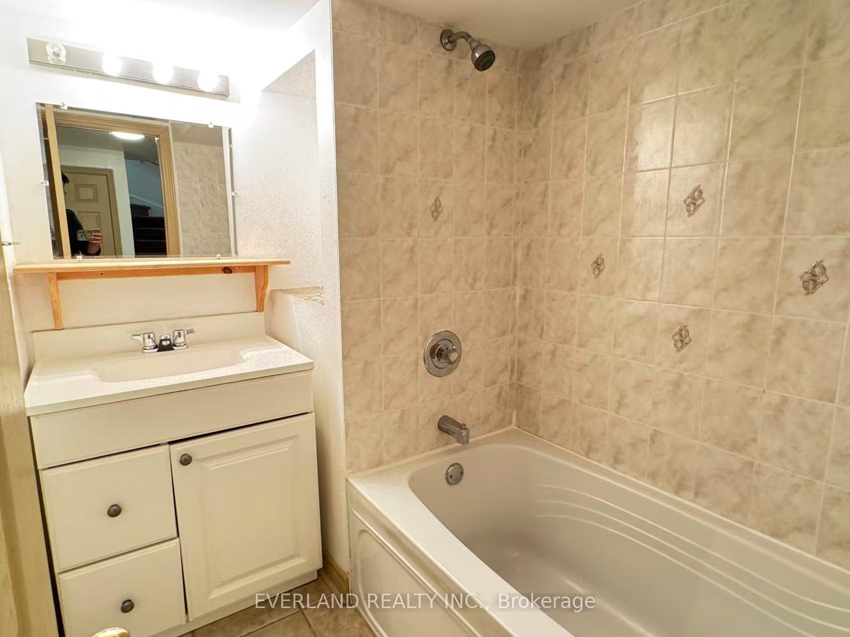 Photo 22 of 25 Saffron Street, Markham, Greensborough — HOMEH