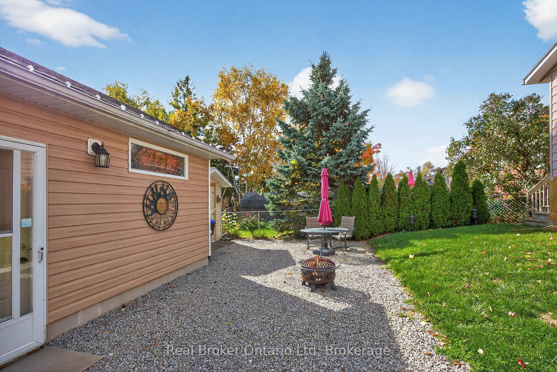 Photo 10 of 253 Lescaut Road, Midland — HOMEH