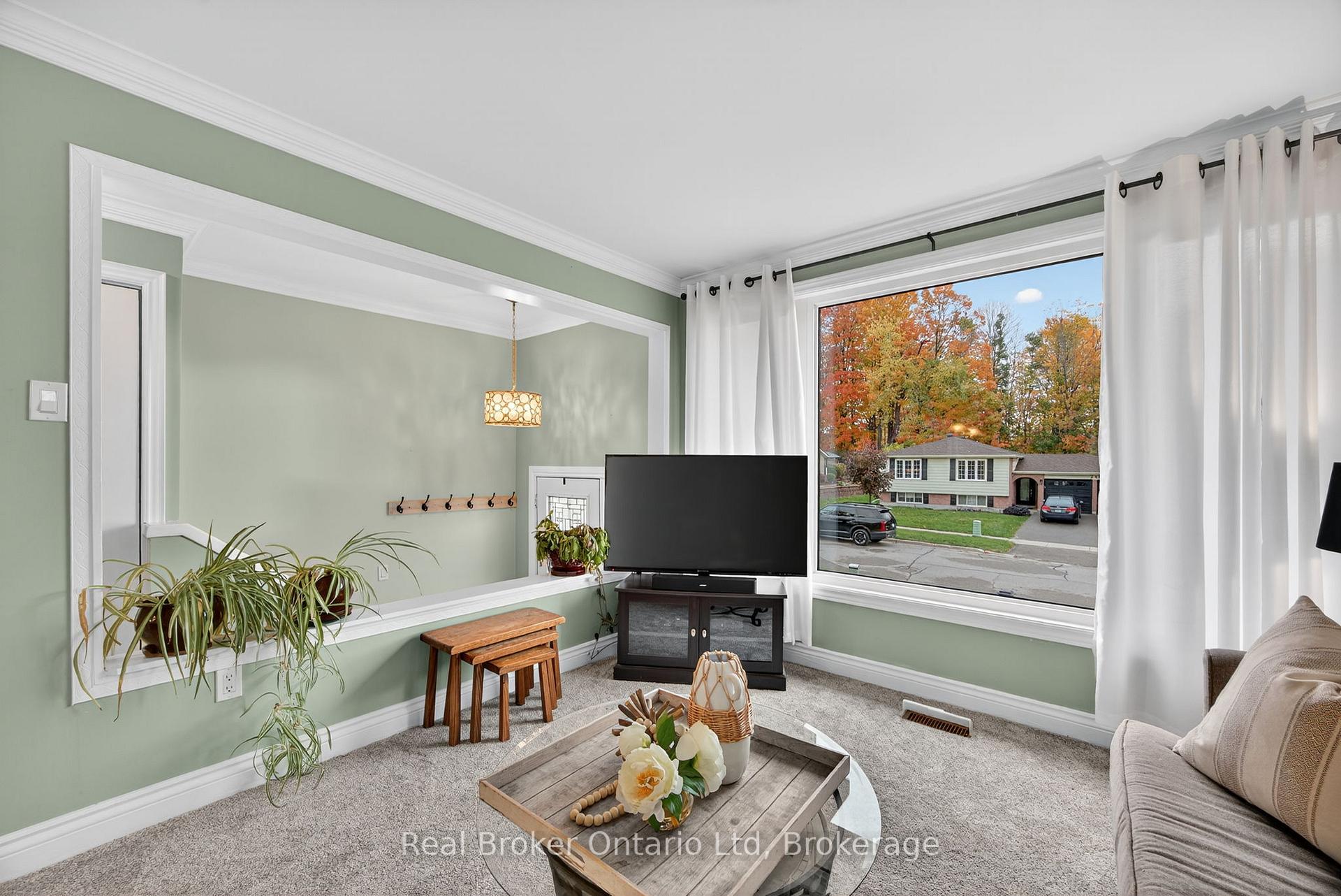 Photo 14 of 253 Lescaut Road, Midland — HOMEH