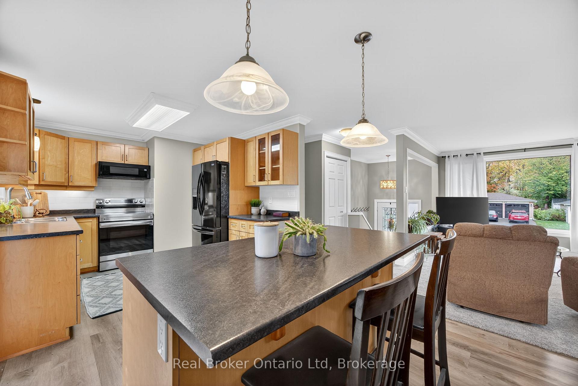 Photo 20 of 253 Lescaut Road, Midland — HOMEH