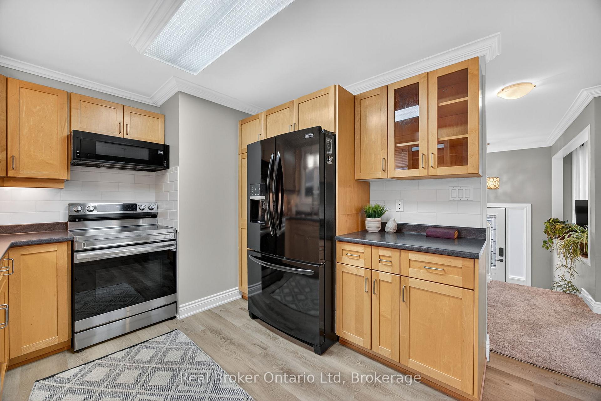 Photo 21 of 253 Lescaut Road, Midland — HOMEH