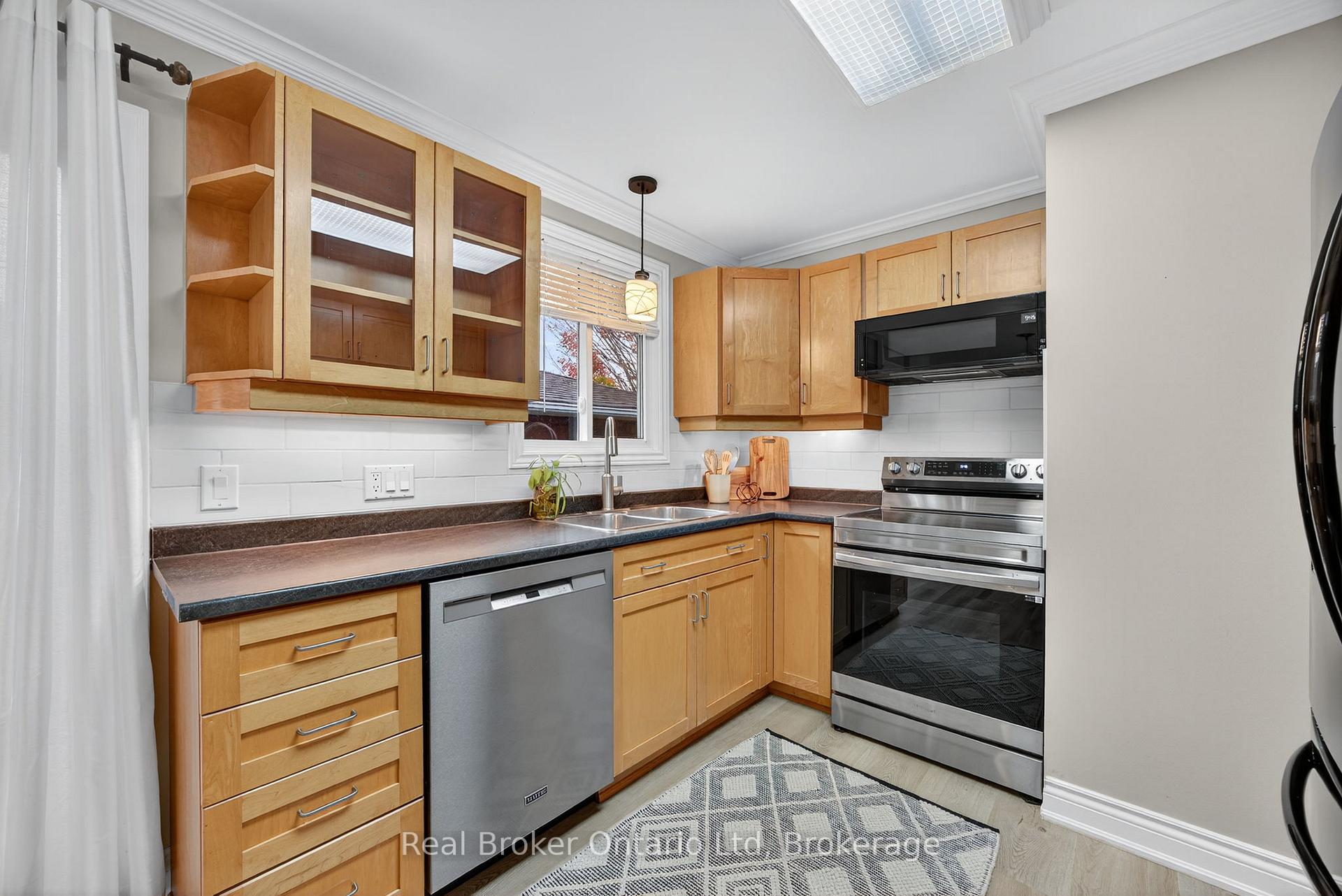Photo 23 of 253 Lescaut Road, Midland — HOMEH